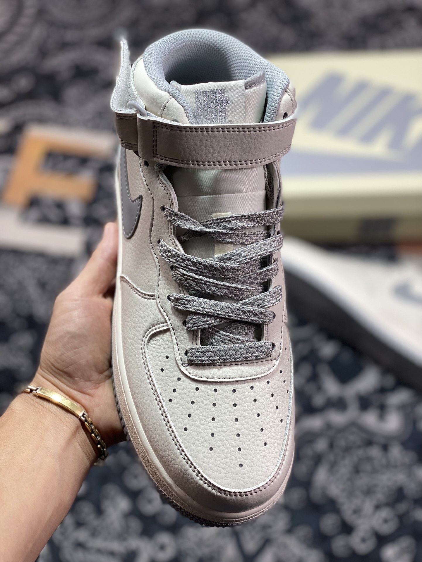 260 UNDEFEATED x Nike Air Force 1′07 Mid”Beige/Grey 3M”空军一号AO6617-306