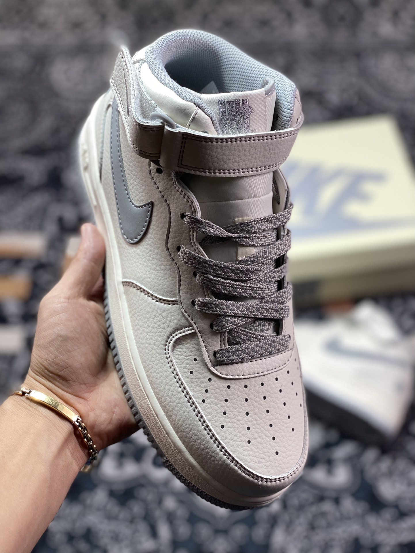 260 UNDEFEATED x Nike Air Force 1′07 Mid”Beige/Grey 3M”空军一号AO6617-306