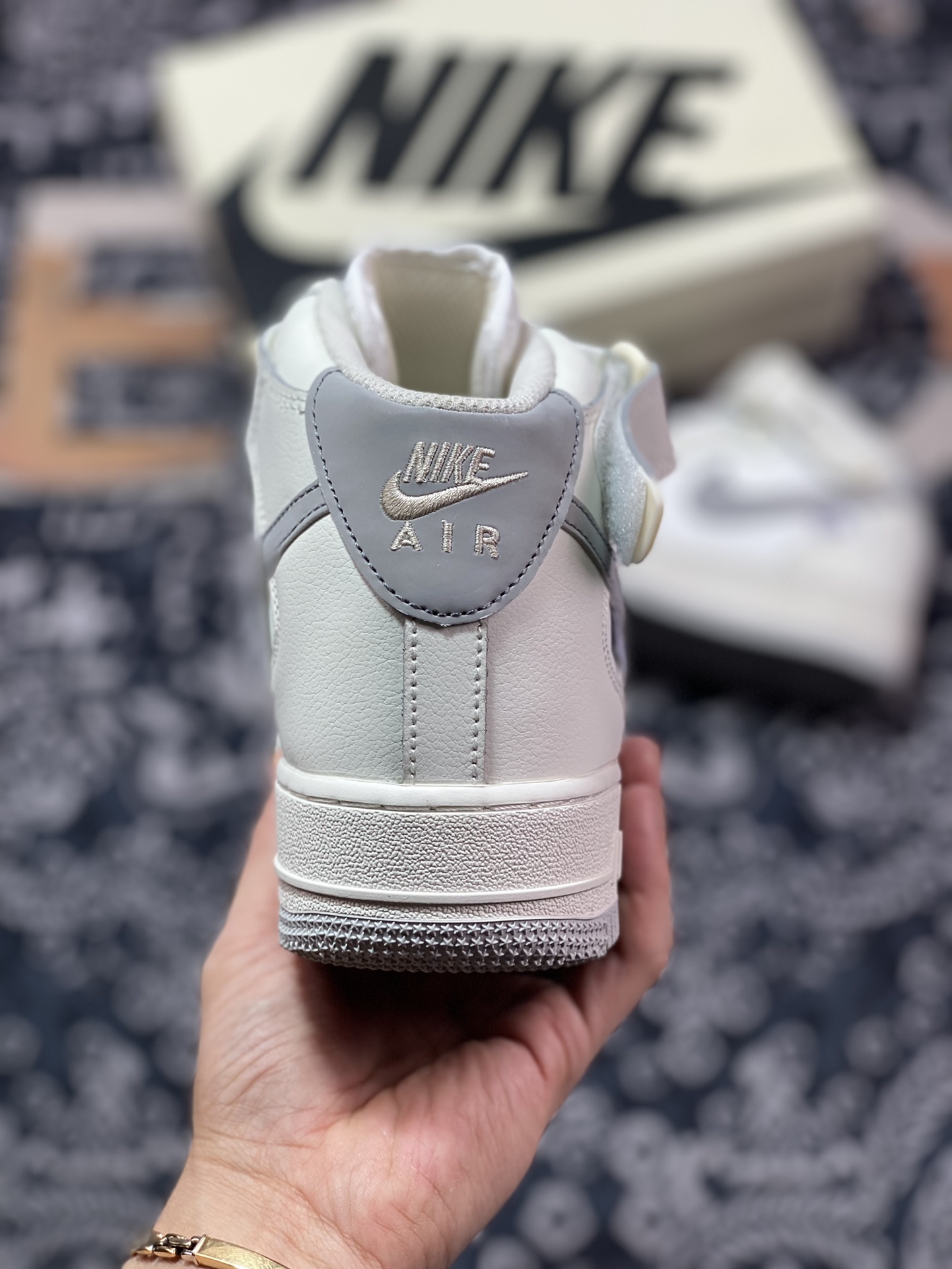 260 Nike Air Force 1 '07 Mid”Milky White/Grey Mini Swoosh”空军一号FB1869-011