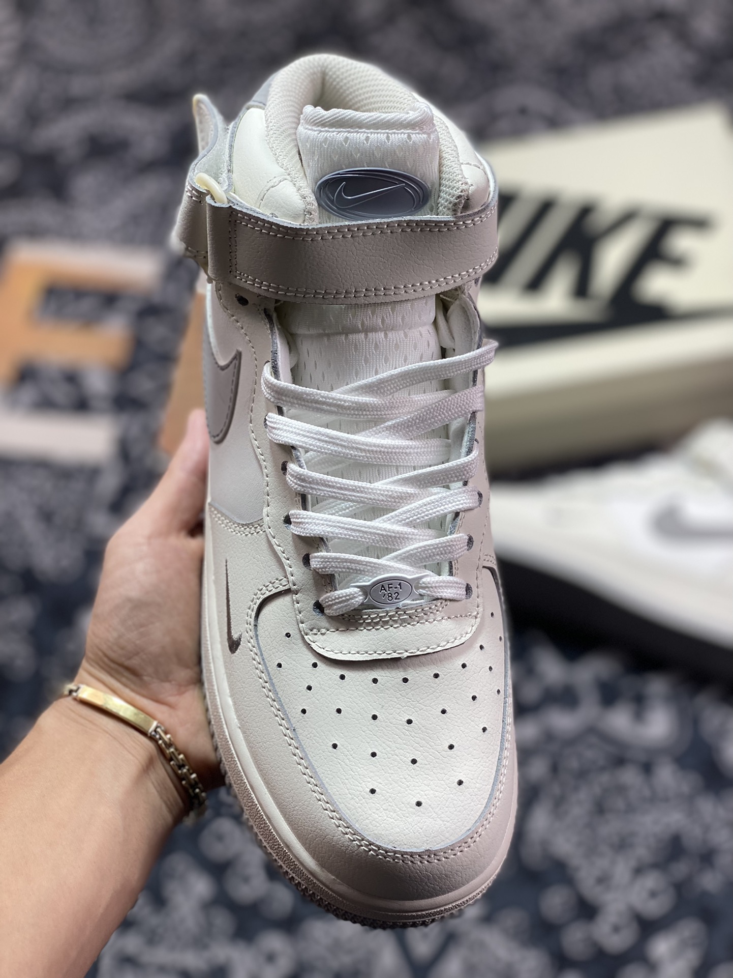 260 Nike Air Force 1 '07 Mid”Milky White/Grey Mini Swoosh”空军一号FB1869-011