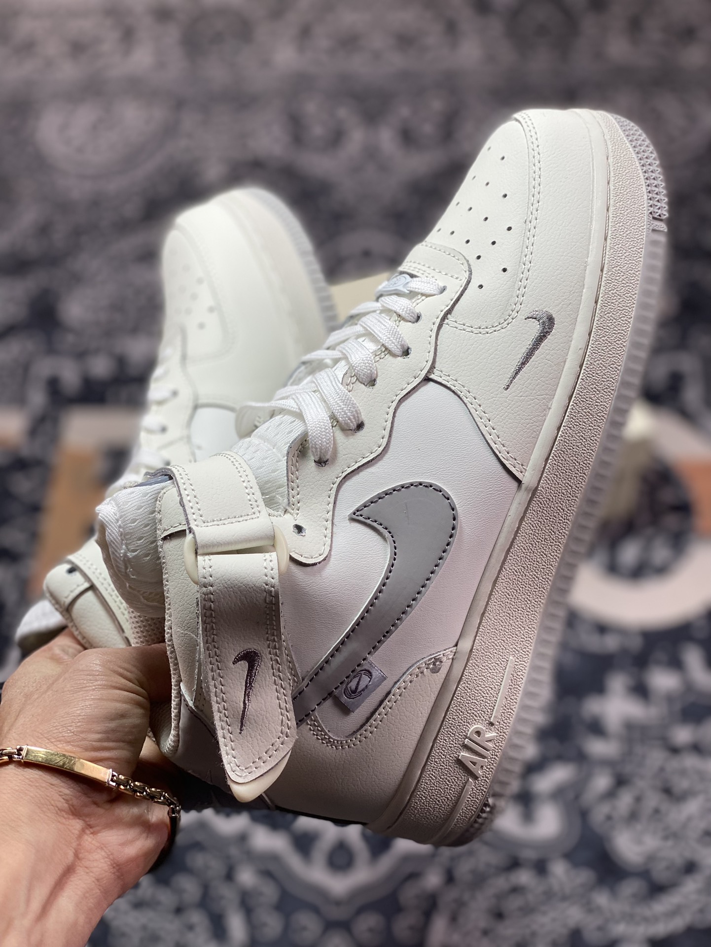 260 Nike Air Force 1 '07 Mid”Milky White/Grey Mini Swoosh”空军一号FB1869-011