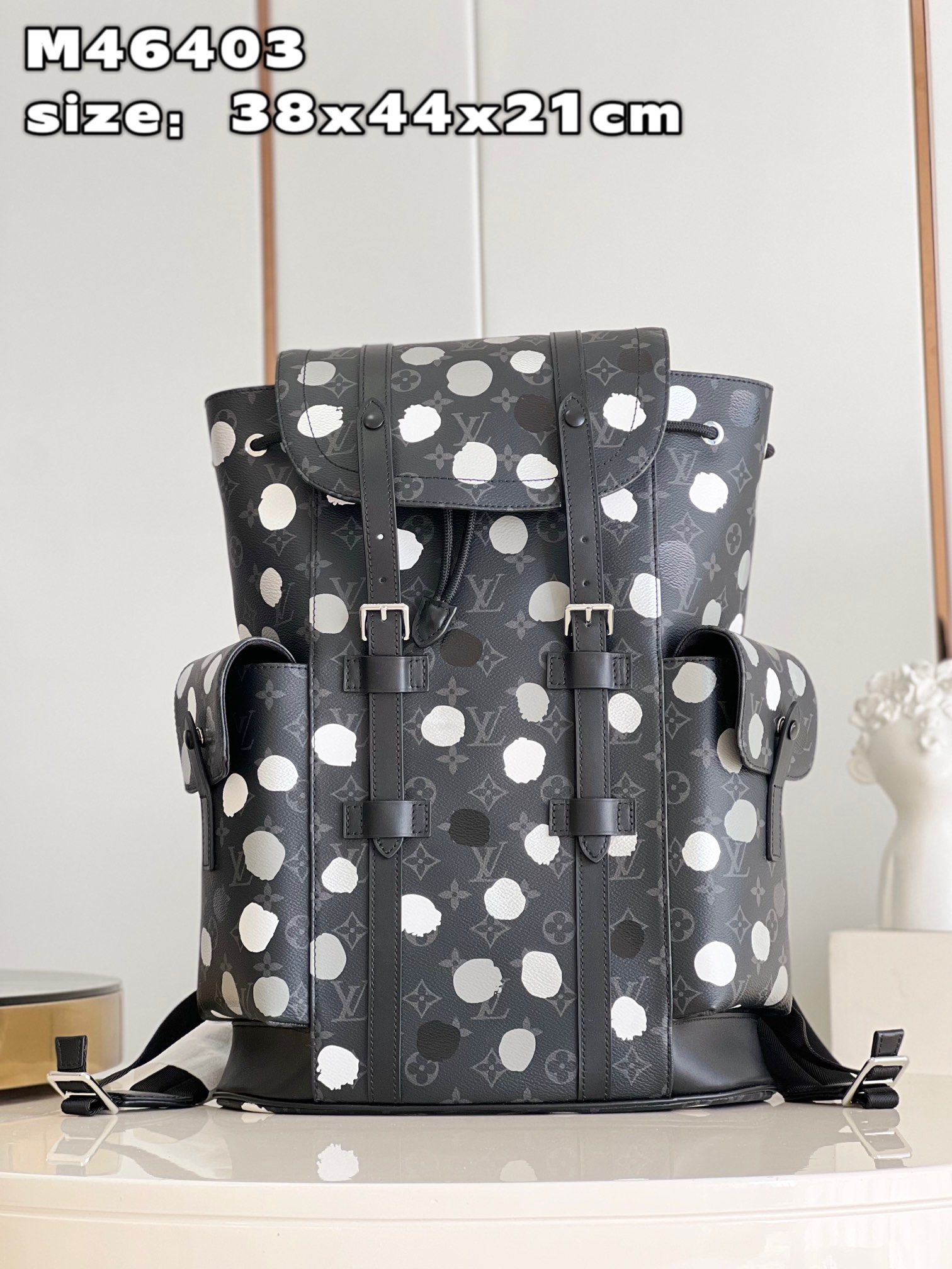 NO:399620,【Exclusive real shot M46403】 Louis Vuitton and the well-known Japanese artist Yayoi Kusama continue to write a new chapter in cooperation, and once again launched the Louis Vuitton x Yayoi Kusama cooperation series. LV x YK Christopher medium backpack is made of Monogram Eclipse canvas, which uses silk screen technology to depict the artist's lifelong love polka dot pattern, making it present a three-dimensional effect, and pays sincere tribute to classic art and exquisite craftsmanship.size38x44x21cm z.850,LV [original leather],louis vuitton,louis vuitton19860909【独家实拍 M46403】路易威登与知名日本艺术家草间弥生续写合作新篇,再度推出路易威登 x 草间弥生合作系列.LV x YK Christopher 中号双肩包取材 Monogram Eclipse 帆布,采用丝印工艺描绘艺术家毕生挚爱的波点图案,令其呈现立体效果,向经典艺术和精湛匠艺诚挚致敬.size38x44x21cm z.850,LV【原厂皮】,louis vuitton,louis vuitton,Bag