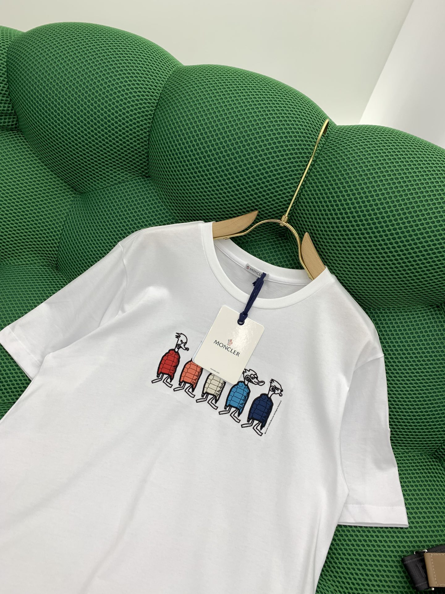 Moncler蒙家 2022春夏男女同款👫情侣款最新的贸易订单短袖T恤