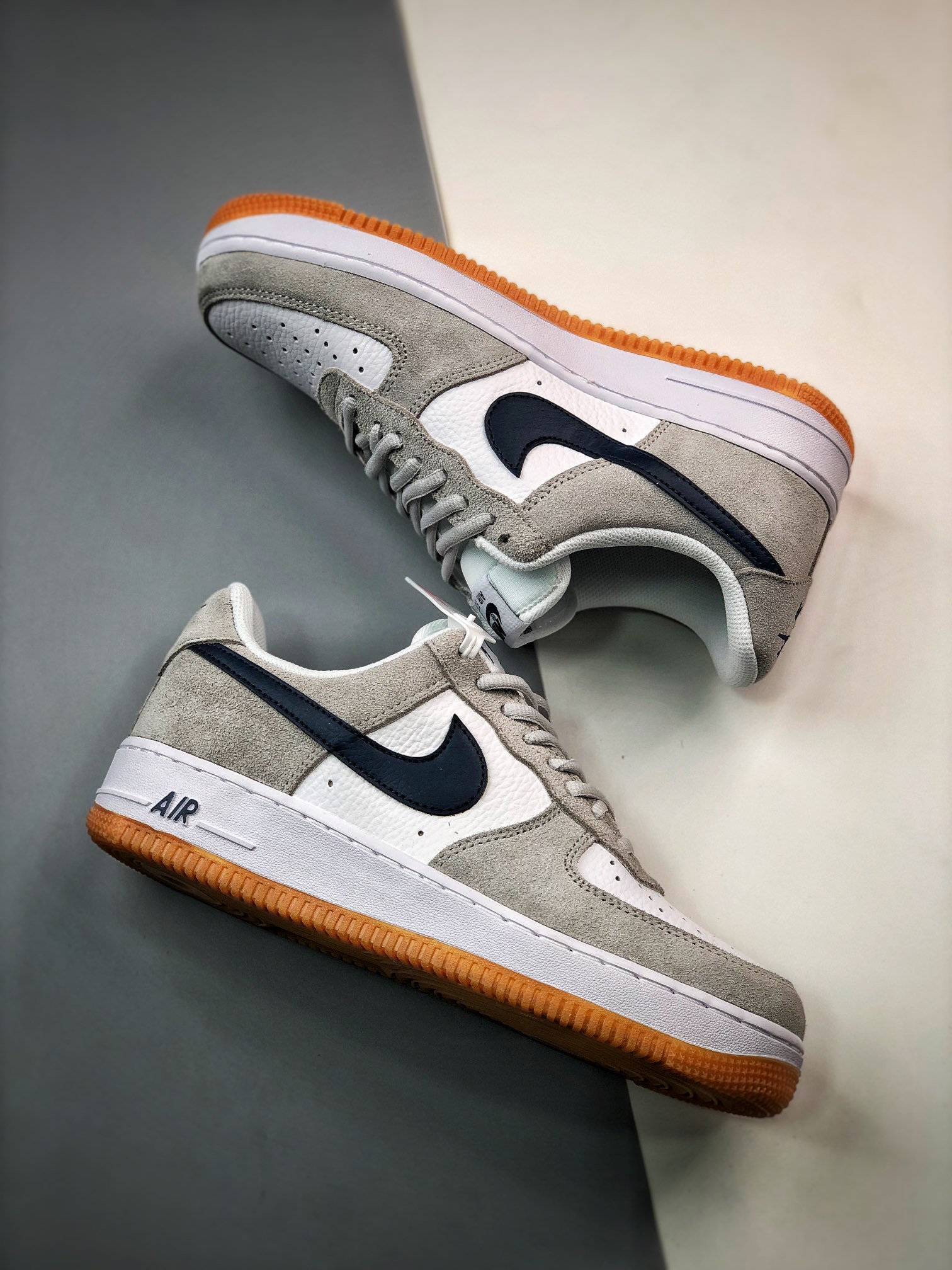 240 Air Force 1 '07 Low 白灰黑麂皮AH0289-100