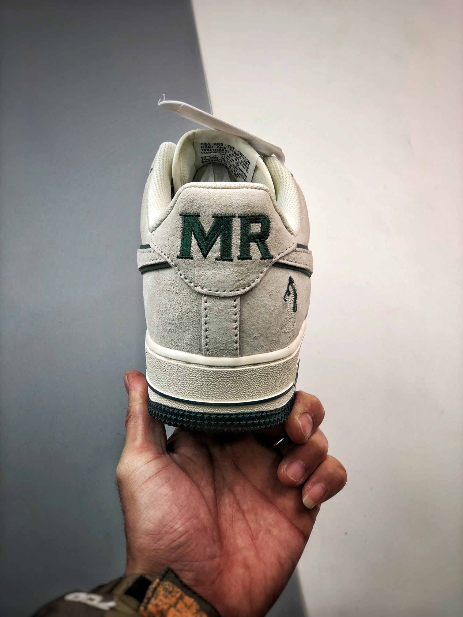 260 Air Force 1 '07 Low 米灰绿麂皮 DZ3696-002