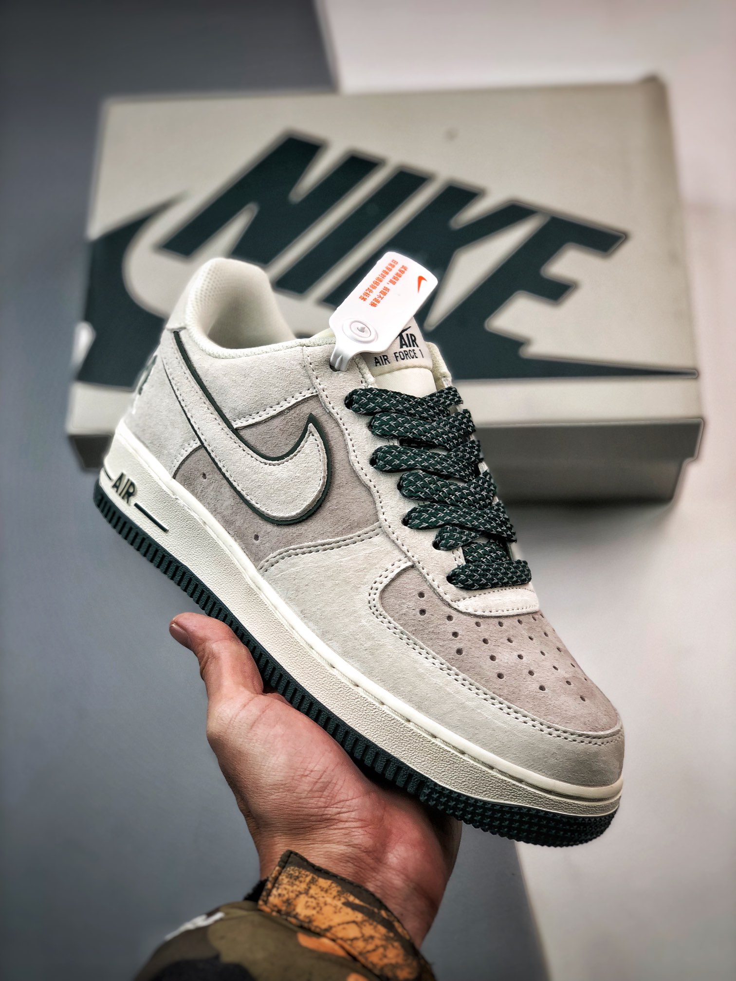 260 Air Force 1 '07 Low 米灰绿麂皮 DZ3696-002