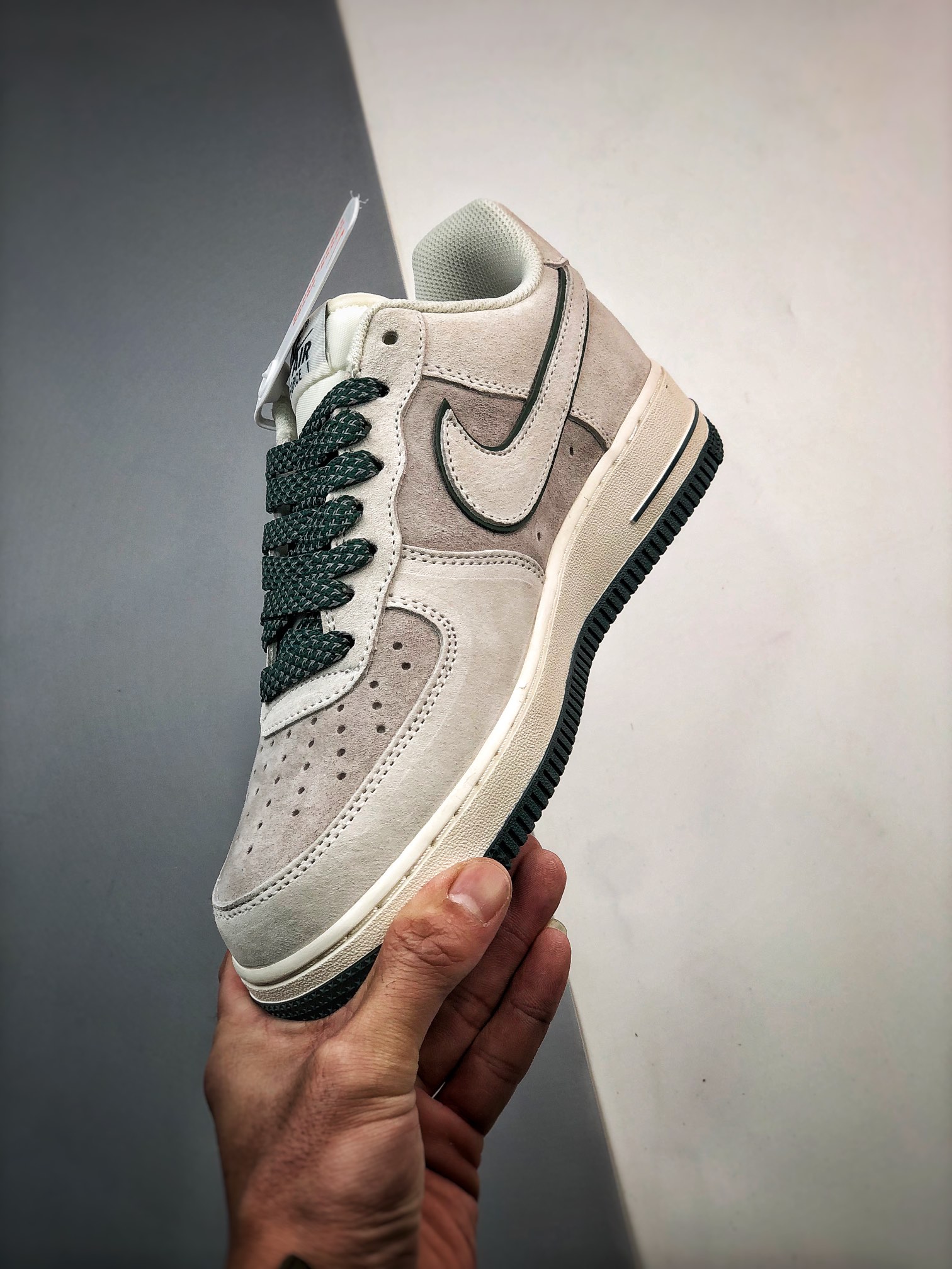 260 Air Force 1 '07 Low 米灰绿麂皮 DZ3696-002