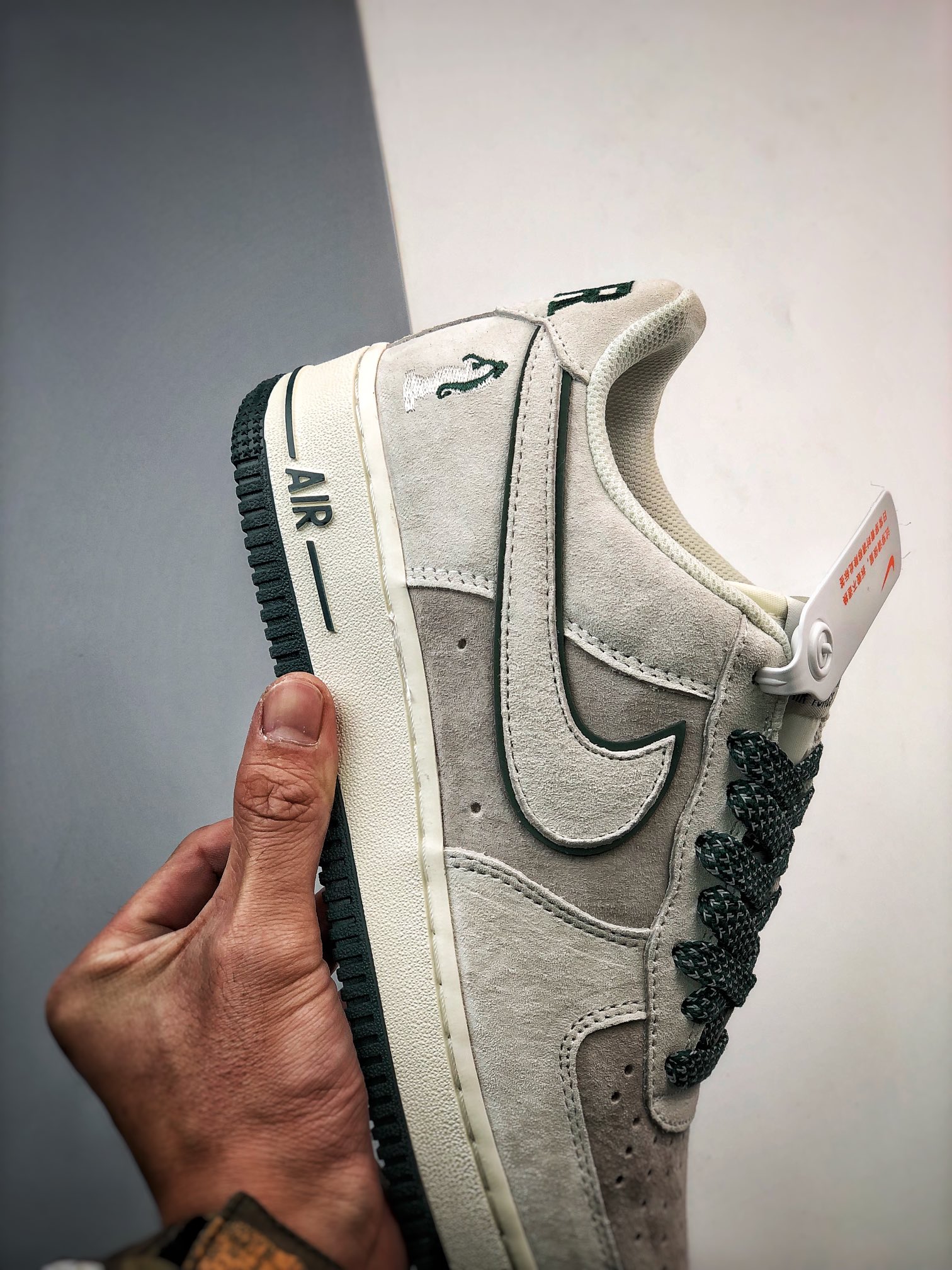 260 Air Force 1 '07 Low 米灰绿麂皮 DZ3696-002