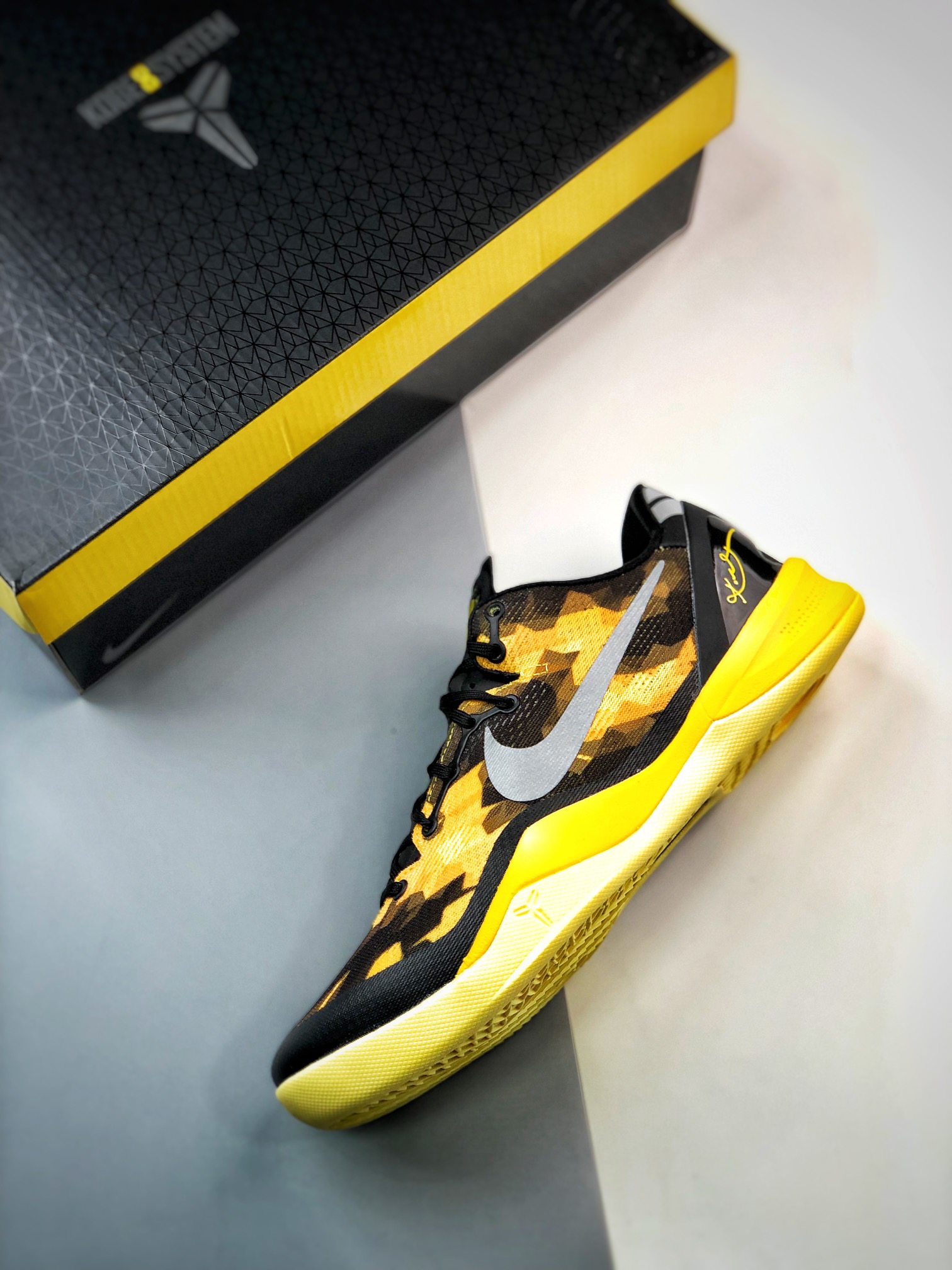 350 Nike Kobe 8 System 科比8代 灭世纯原第七弹 ”黑黄” 全码开闸 555286-077