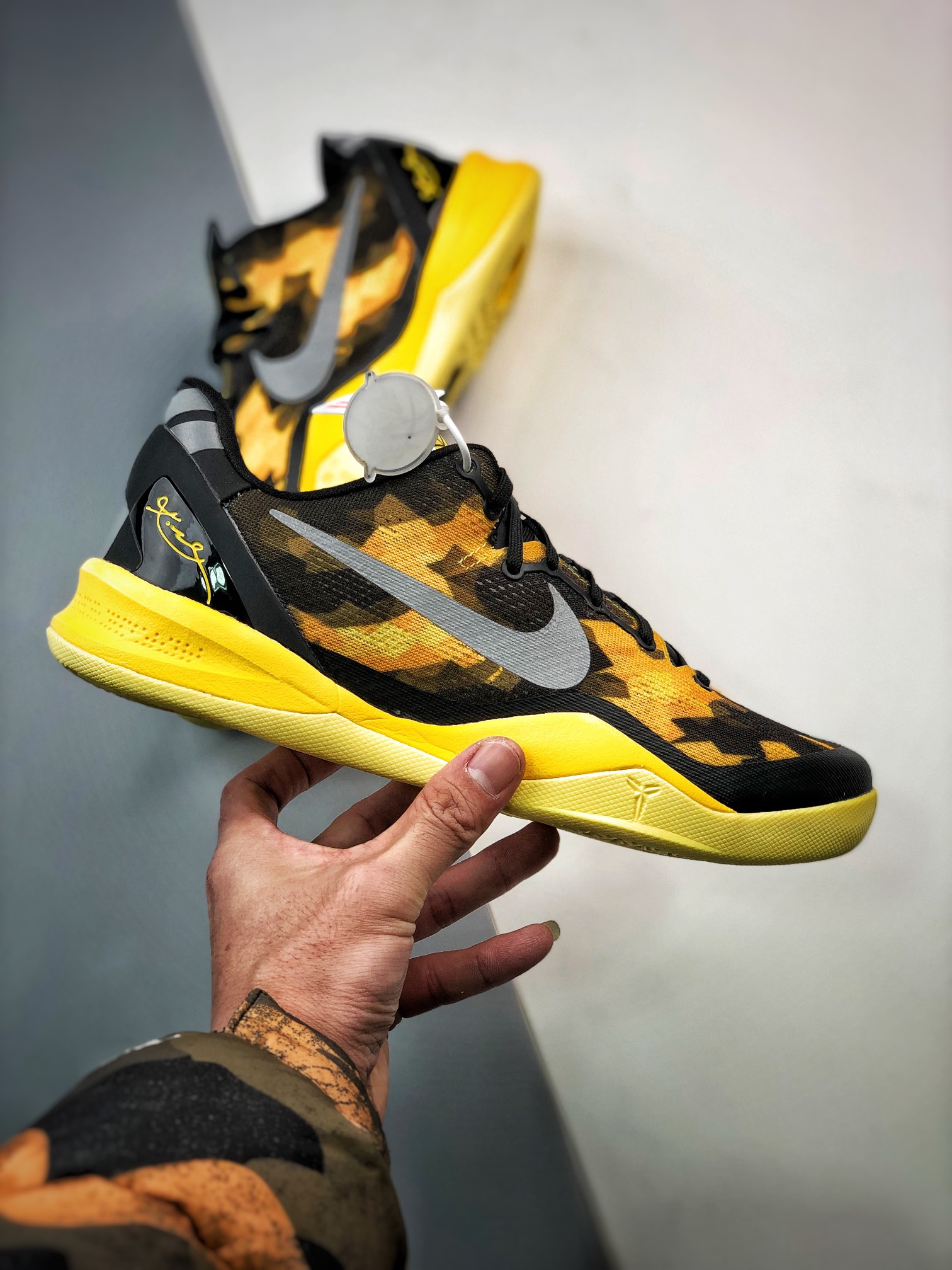 350 Nike Kobe 8 System 科比8代 灭世纯原第七弹 ”黑黄” 全码开闸 555286-077