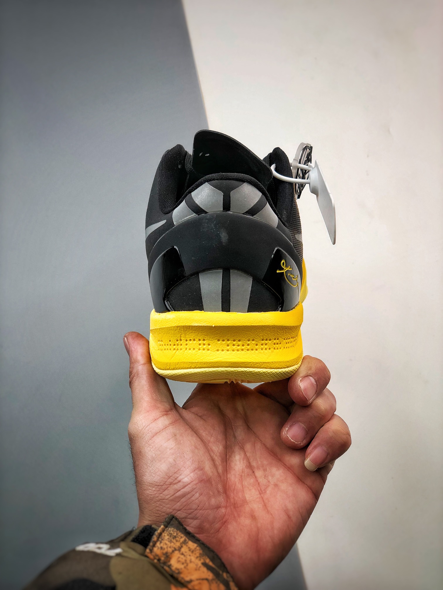 350 Nike Kobe 8 System 科比8代 灭世纯原第七弹 ”黑黄” 全码开闸 555286-077