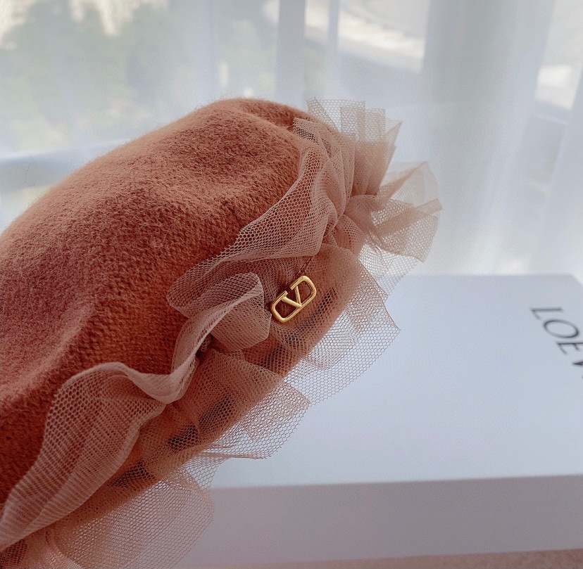 [Valentino Hats]2025 VAENTINO Valentino 2025 Autumn New Knitted Beret Fashion