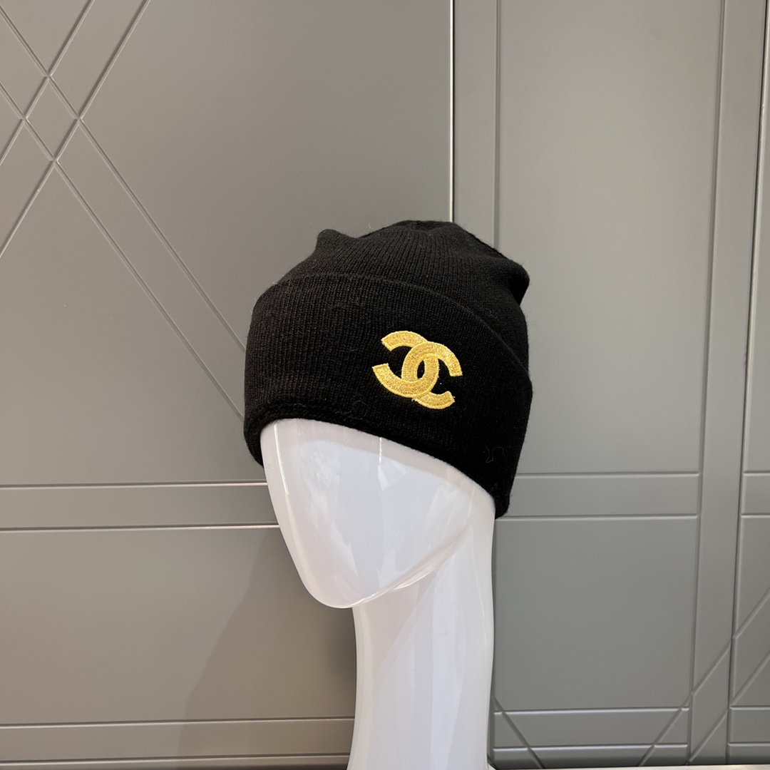 Chanel Hats Cashmere Knitting Fall/Winter Collection