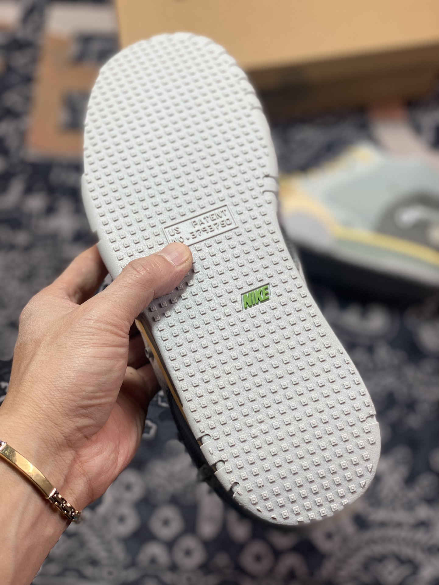 Original level Travis Scott x Nike Air Trainer 1 ”Grey Haze” DR7515-001-Top High Quatity Cheap Sneakers Fashion Clothing Clothes Bags handbags Shoes of all Brand wholesale With The best Quality And Beautiful Price from China Factory Chinese suppliers wholesaler seller Original level Travis Scott x Nike Air Trainer 1 ”Grey Haze” DR7515-001