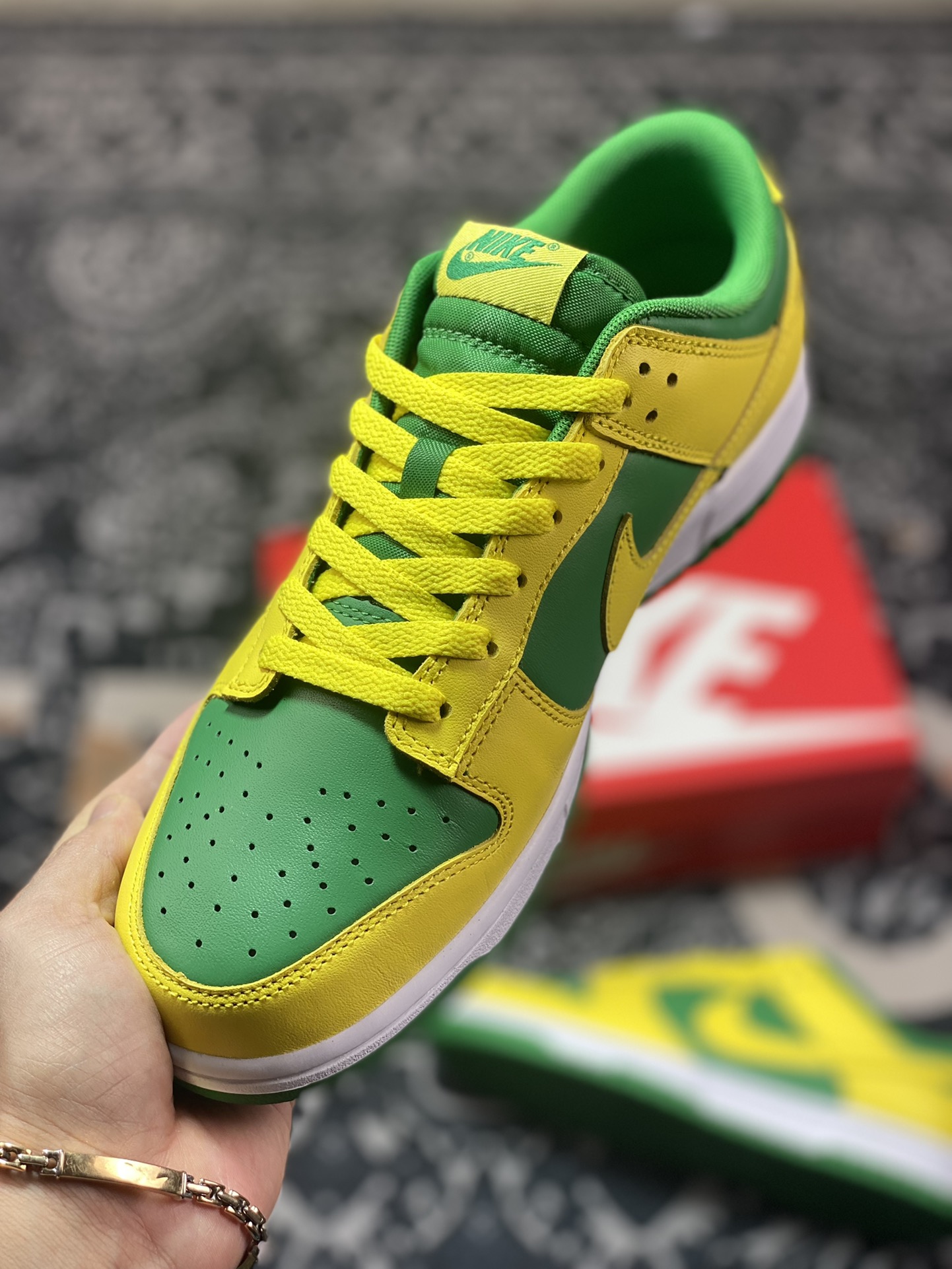 Basket Series Low Top Casual Sports Skateboard Shoes ”Reverse Brazil” 0833-300