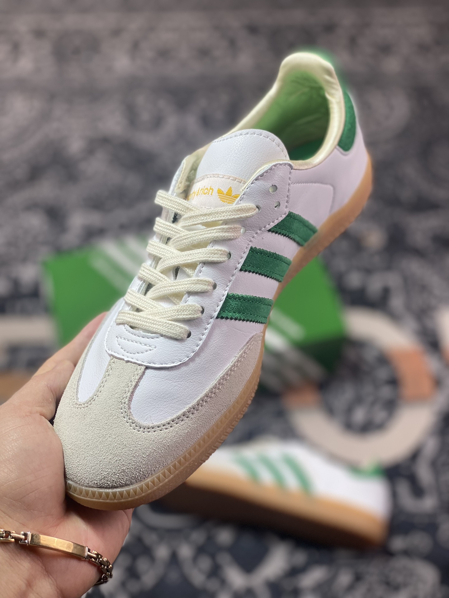 SPORTY & RICh x Adidas Originals Samba