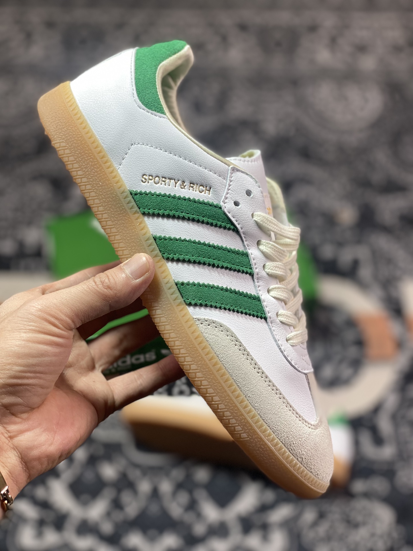 SPORTY & RICh x Adidas Originals Samba