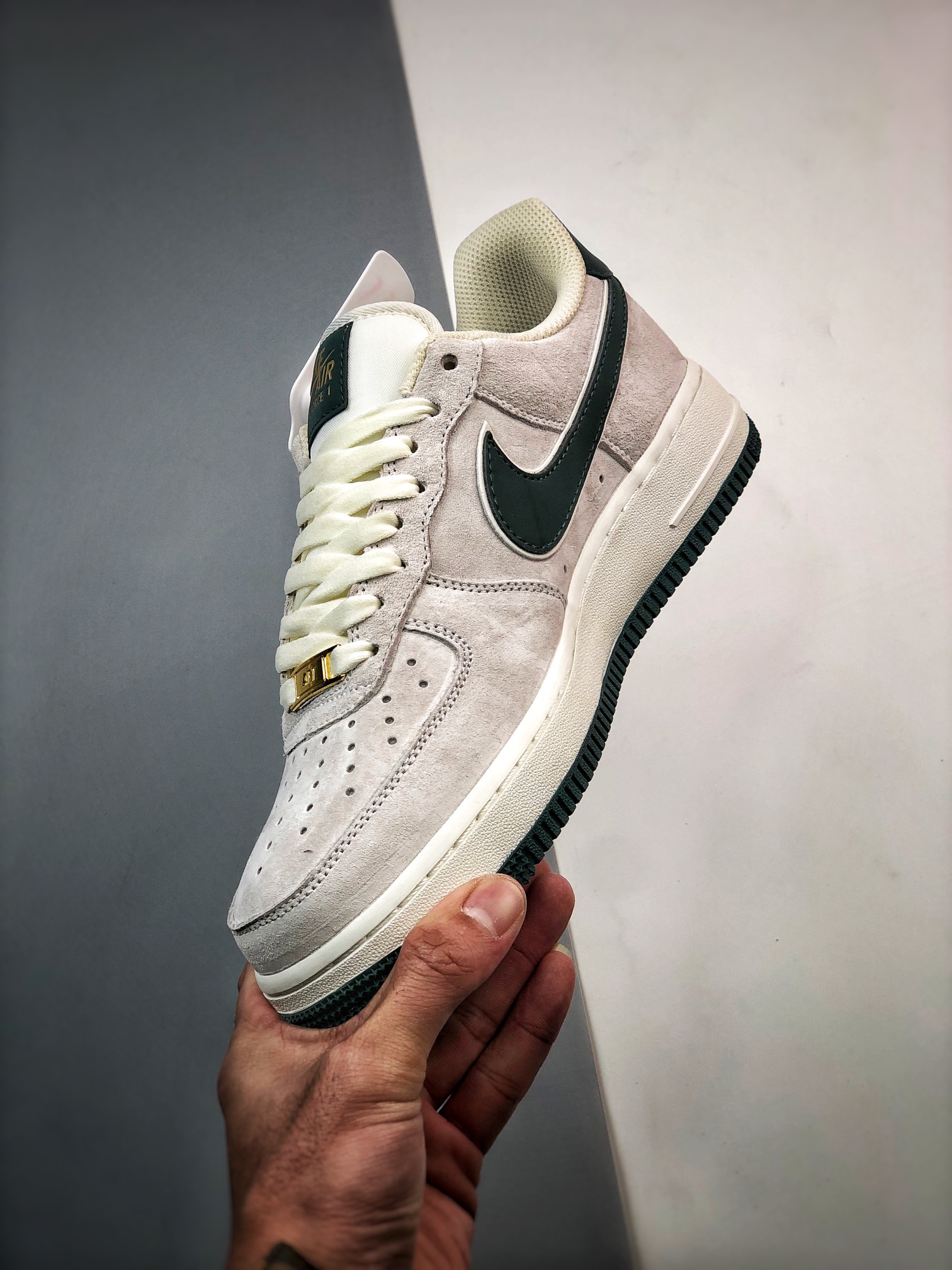 260 Air Force 1 '07 Low 绿金小钩麂皮KK5636-710