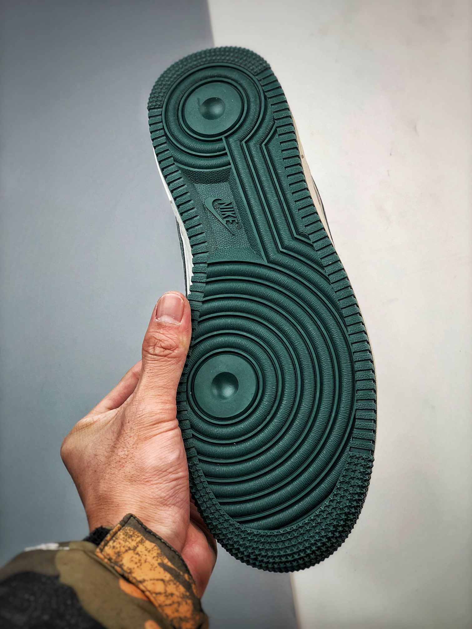 260 Air Force 1 '07 Low 绿金小钩麂皮KK5636-710