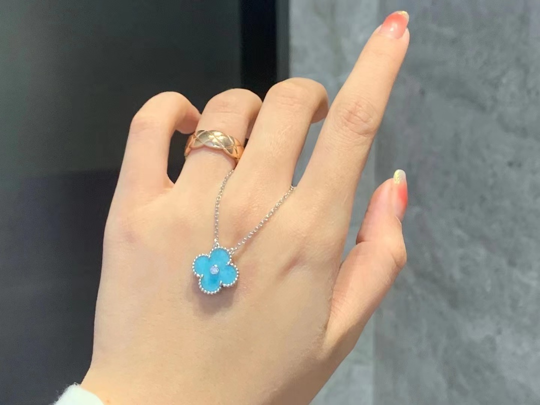 Van Cleef & Arpels Vca圣诞限定天青瓷