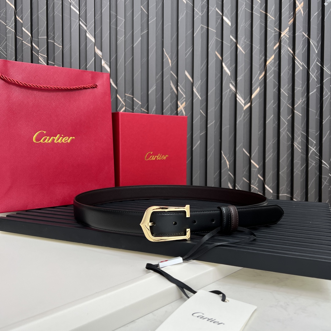 镀钯饰面针扣式皮带Cartier标志黑色与棕色牛皮双面皮带浮雕“Cartier”标志尺寸宽30毫米可调节