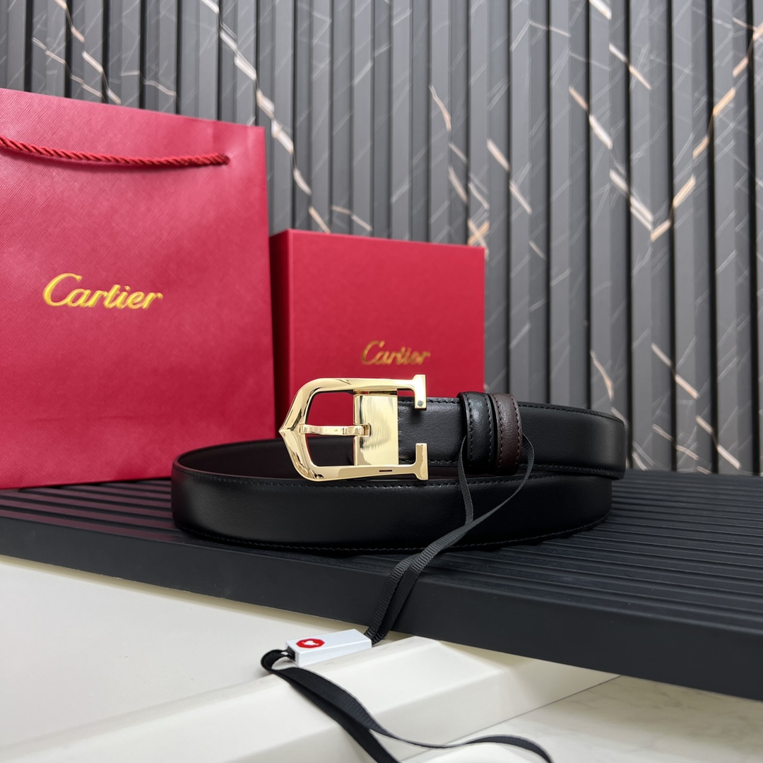 镀钯饰面针扣式皮带Cartier标志黑色与棕色牛皮双面皮带浮雕“Cartier”标志尺寸宽30毫米可调节