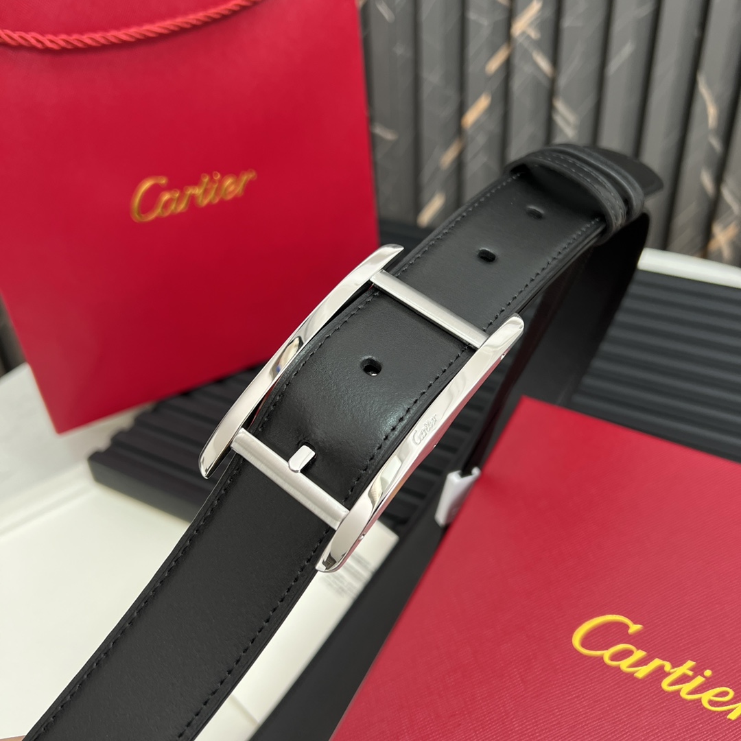 Cartier最新款镀钯饰面针扣式皮带Cartier标志牛皮双面皮带浮雕“Cartier”标志尺寸宽35