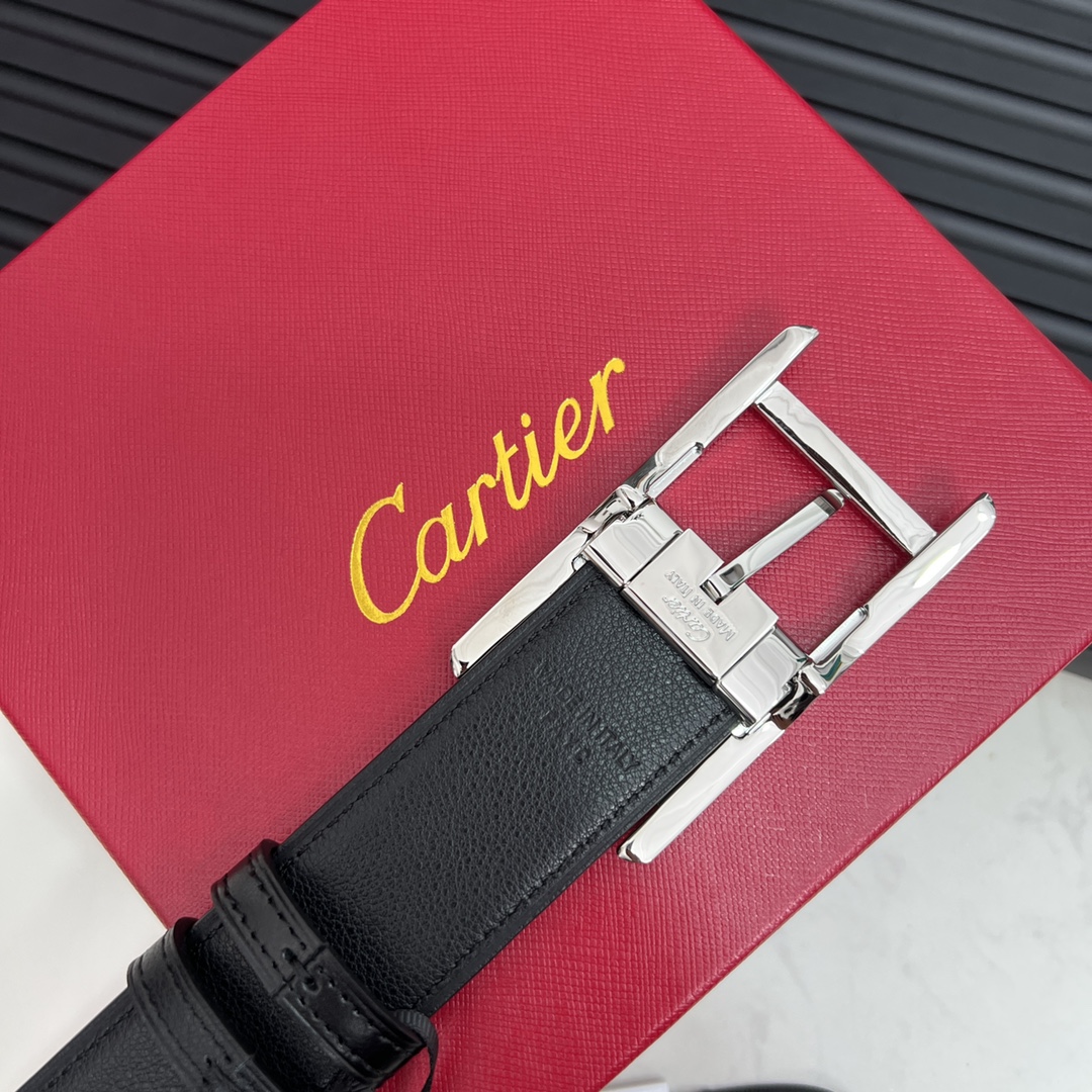 Cartier最新款镀钯饰面针扣式皮带Cartier标志牛皮双面皮带浮雕“Cartier”标志尺寸宽35