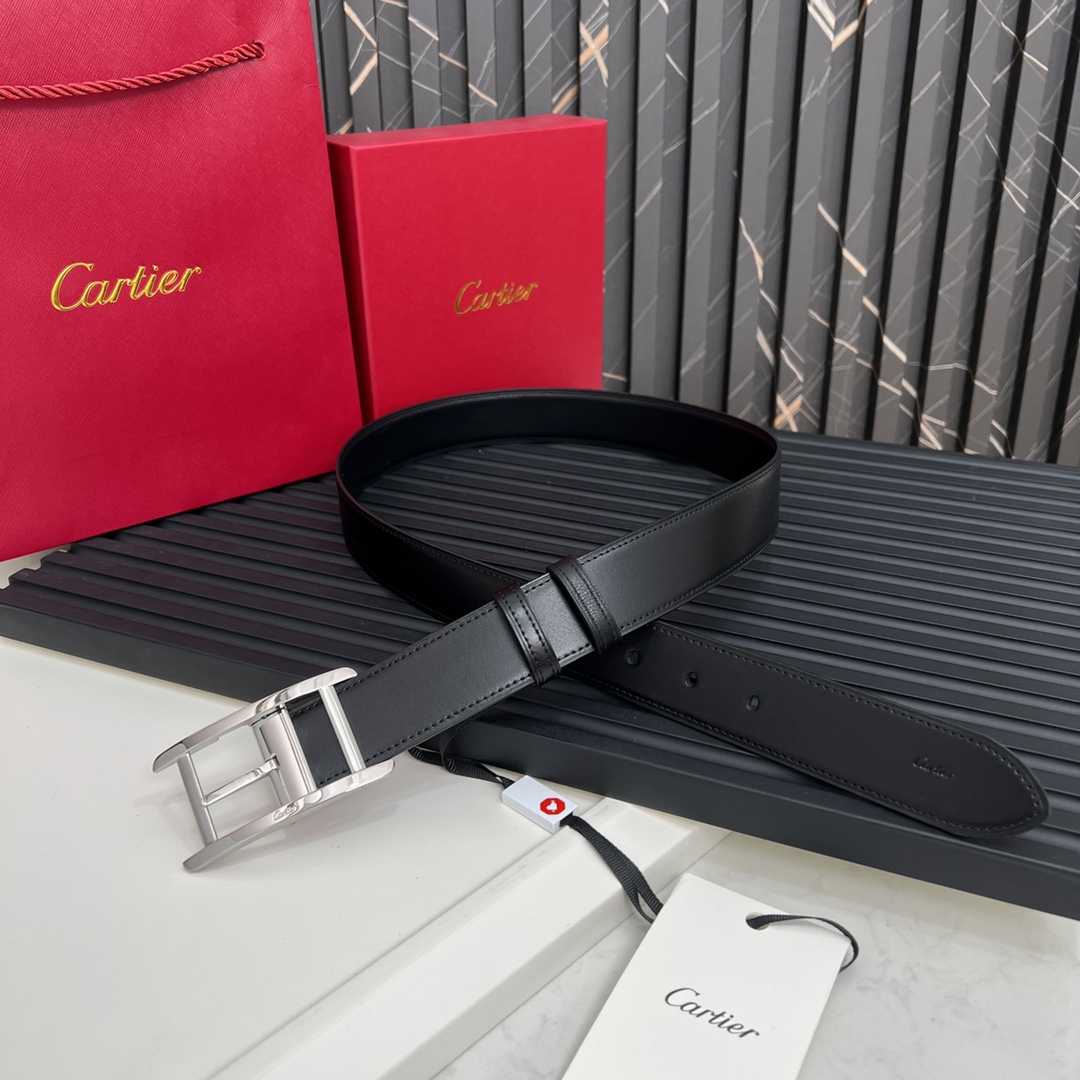 Cartier最新款镀钯饰面针扣式皮带Cartier标志牛皮双面皮带浮雕“Cartier”标志尺寸宽35