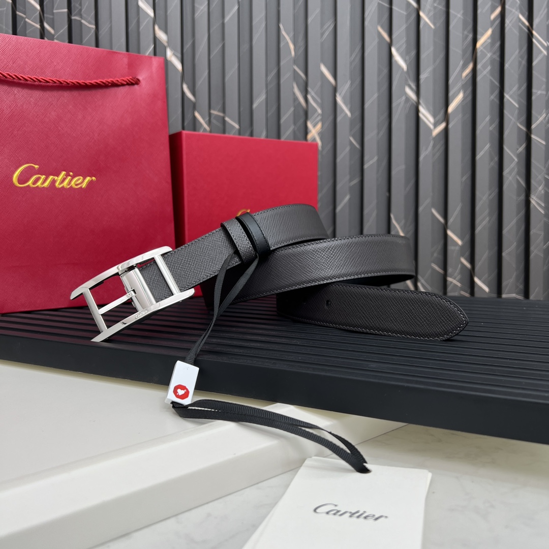 Cartier最新款镀钯饰面针扣式皮带Cartier标志牛皮双面皮带浮雕“Cartier”标志尺寸宽35