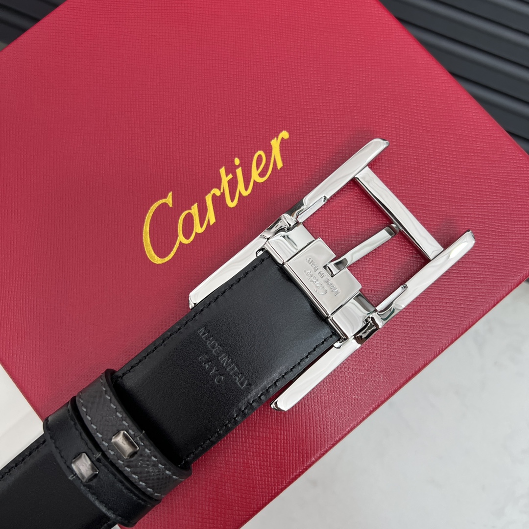 Cartier最新款镀钯饰面针扣式皮带Cartier标志牛皮双面皮带浮雕“Cartier”标志尺寸宽35