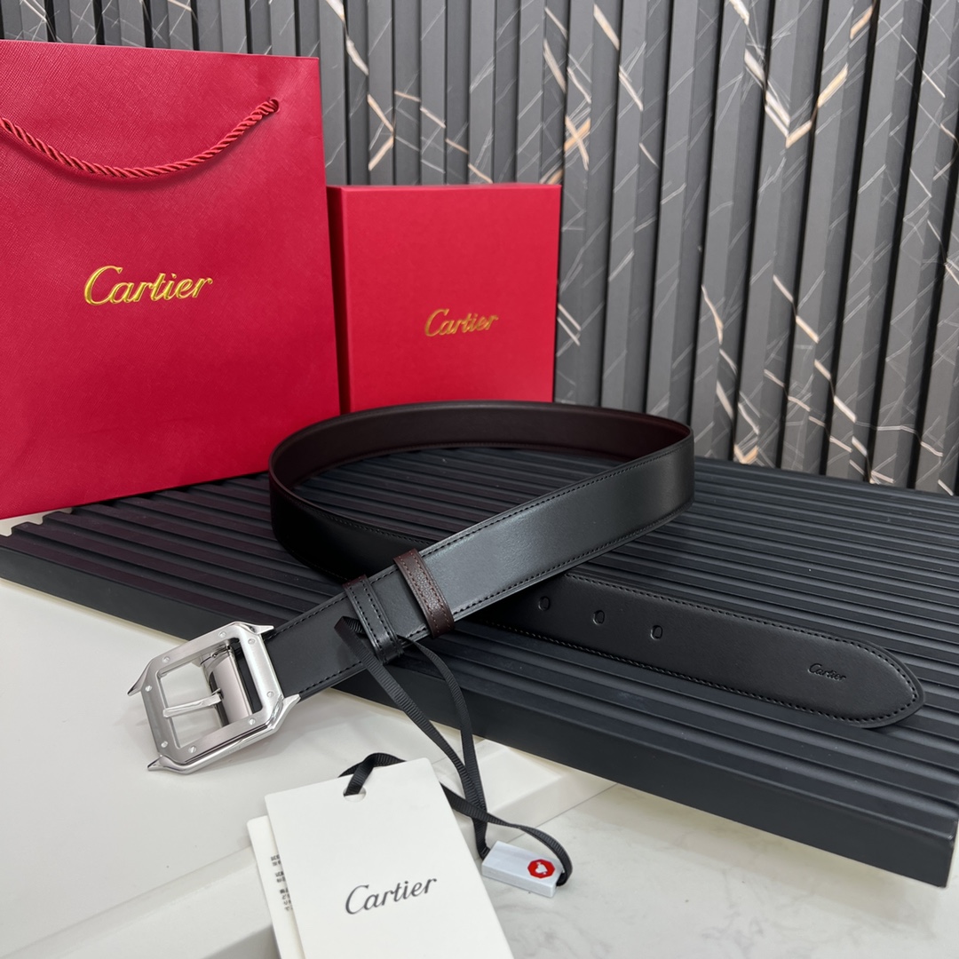 镀钯饰面针扣式皮带Cartier标志黑色与棕色牛皮双面皮带浮雕“Cartier”标志尺寸宽35毫米可调节