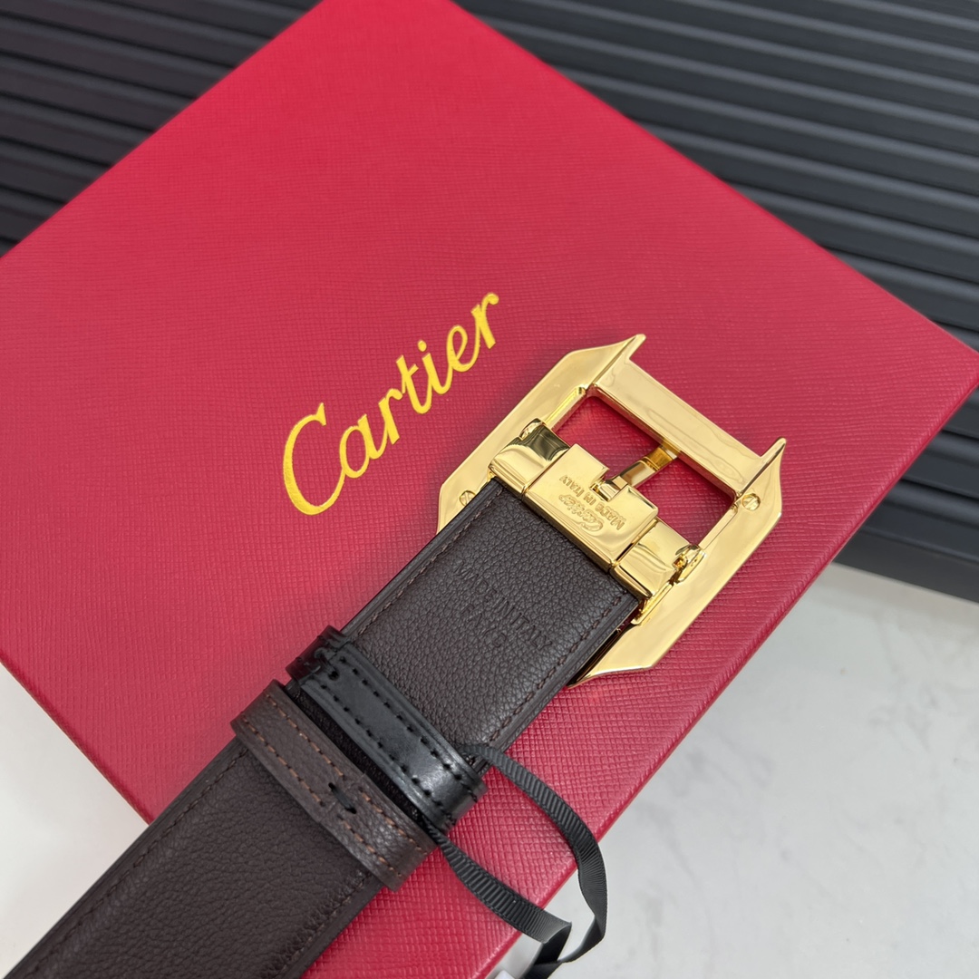 镀钯饰面针扣式皮带Cartier标志黑色与棕色牛皮双面皮带浮雕“Cartier”标志尺寸宽35毫米可调节