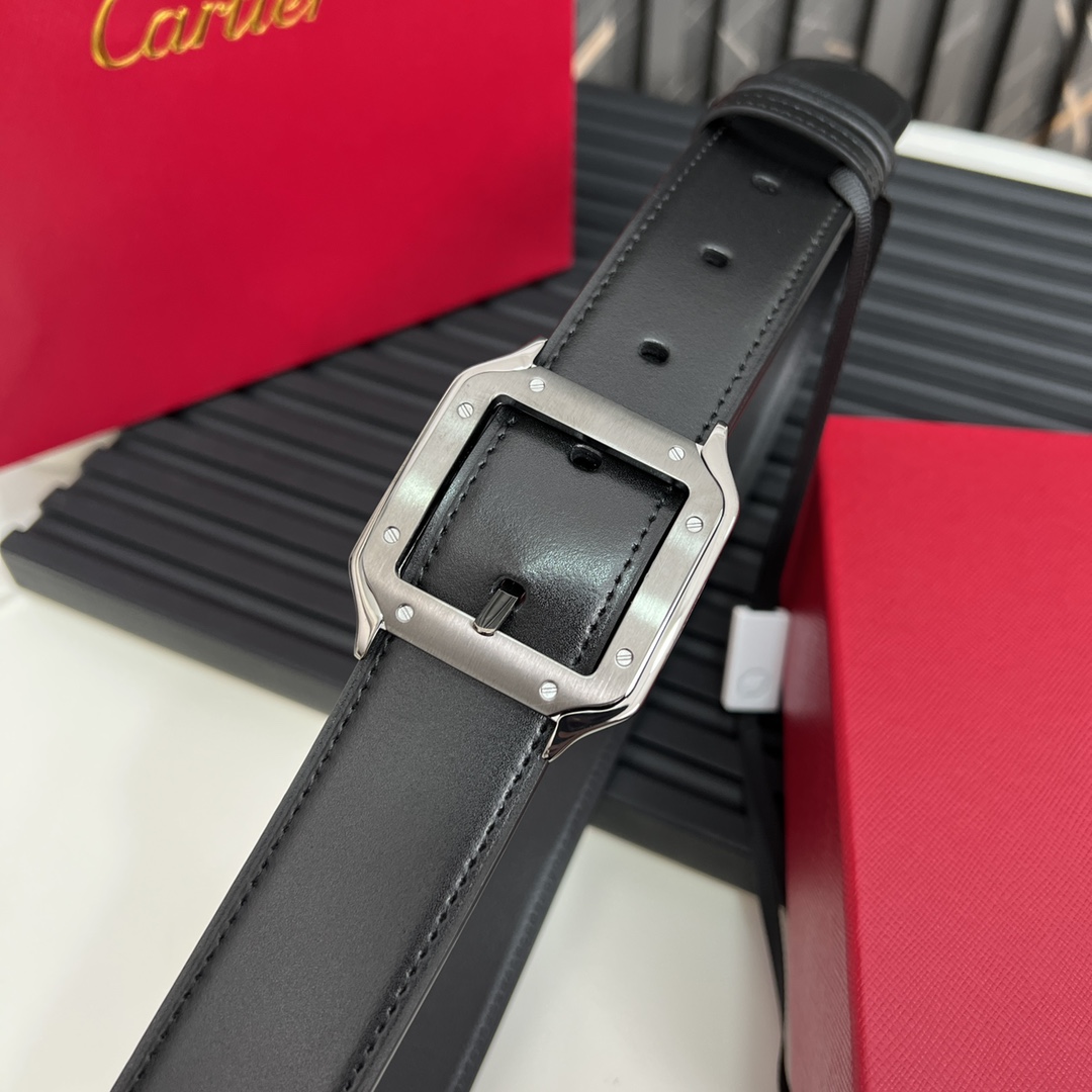 镀钯饰面针扣式皮带Cartier标志黑色与棕色牛皮双面皮带浮雕“Cartier”标志尺寸宽35毫米可调节