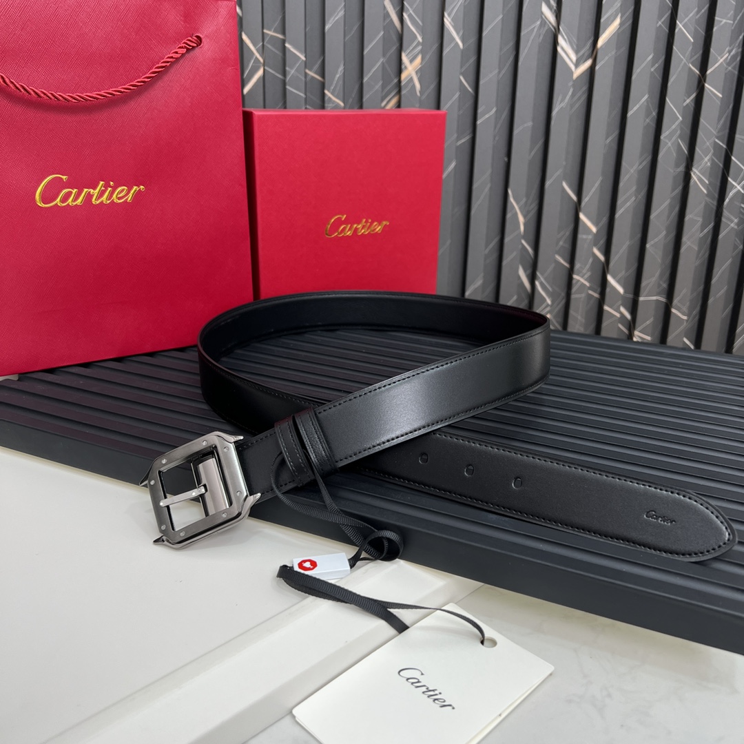 镀钯饰面针扣式皮带Cartier标志黑色与棕色牛皮双面皮带浮雕“Cartier”标志尺寸宽35毫米可调节