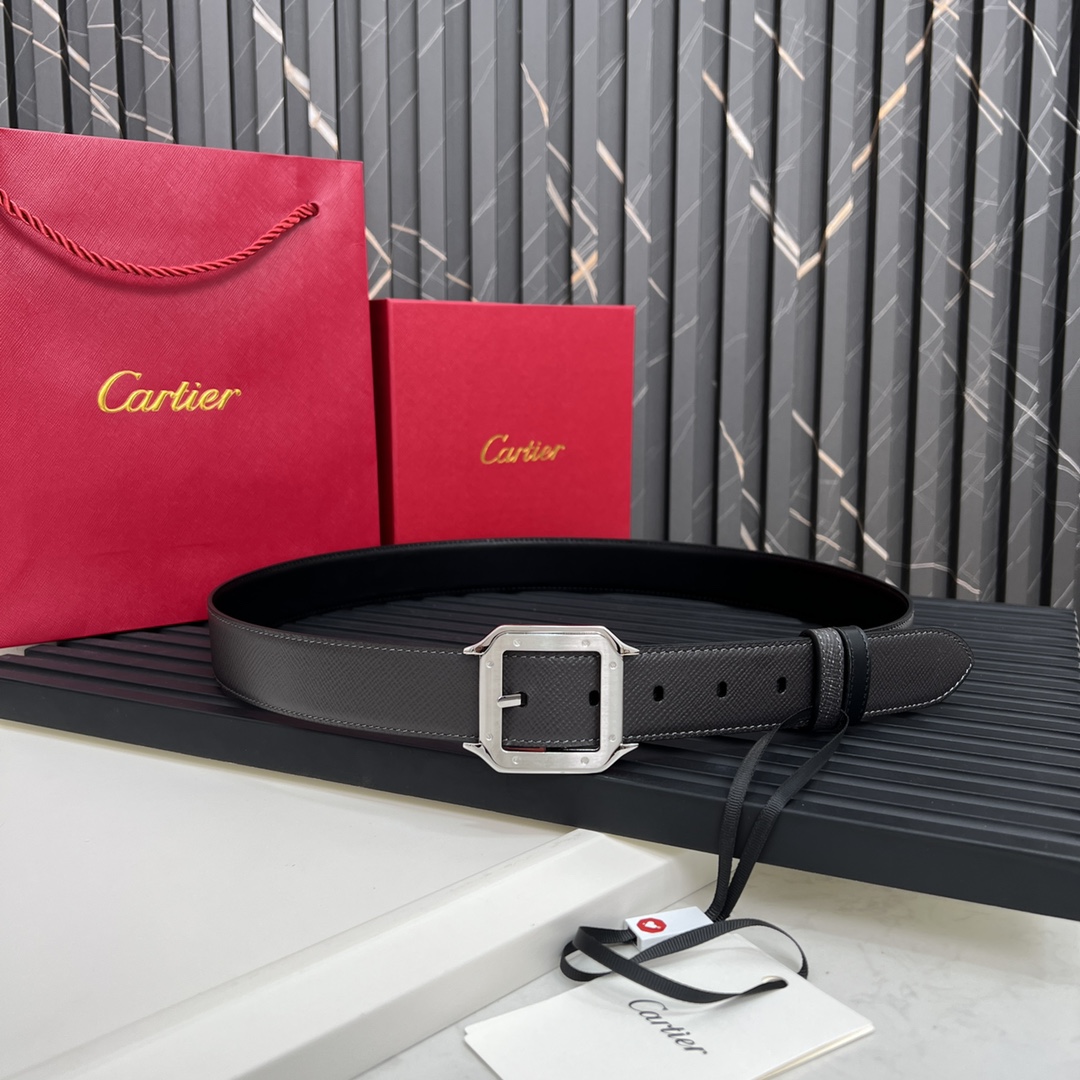 镀钯饰面针扣式皮带Cartier标志黑色与棕色牛皮双面皮带浮雕“Cartier”标志尺寸宽35毫米可调节