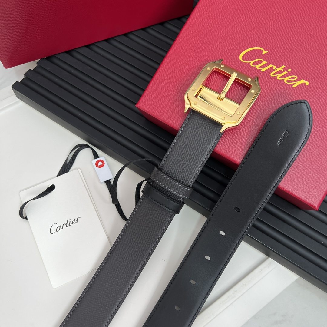 镀钯饰面针扣式皮带Cartier标志黑色与棕色牛皮双面皮带浮雕“Cartier”标志尺寸宽35毫米可调节