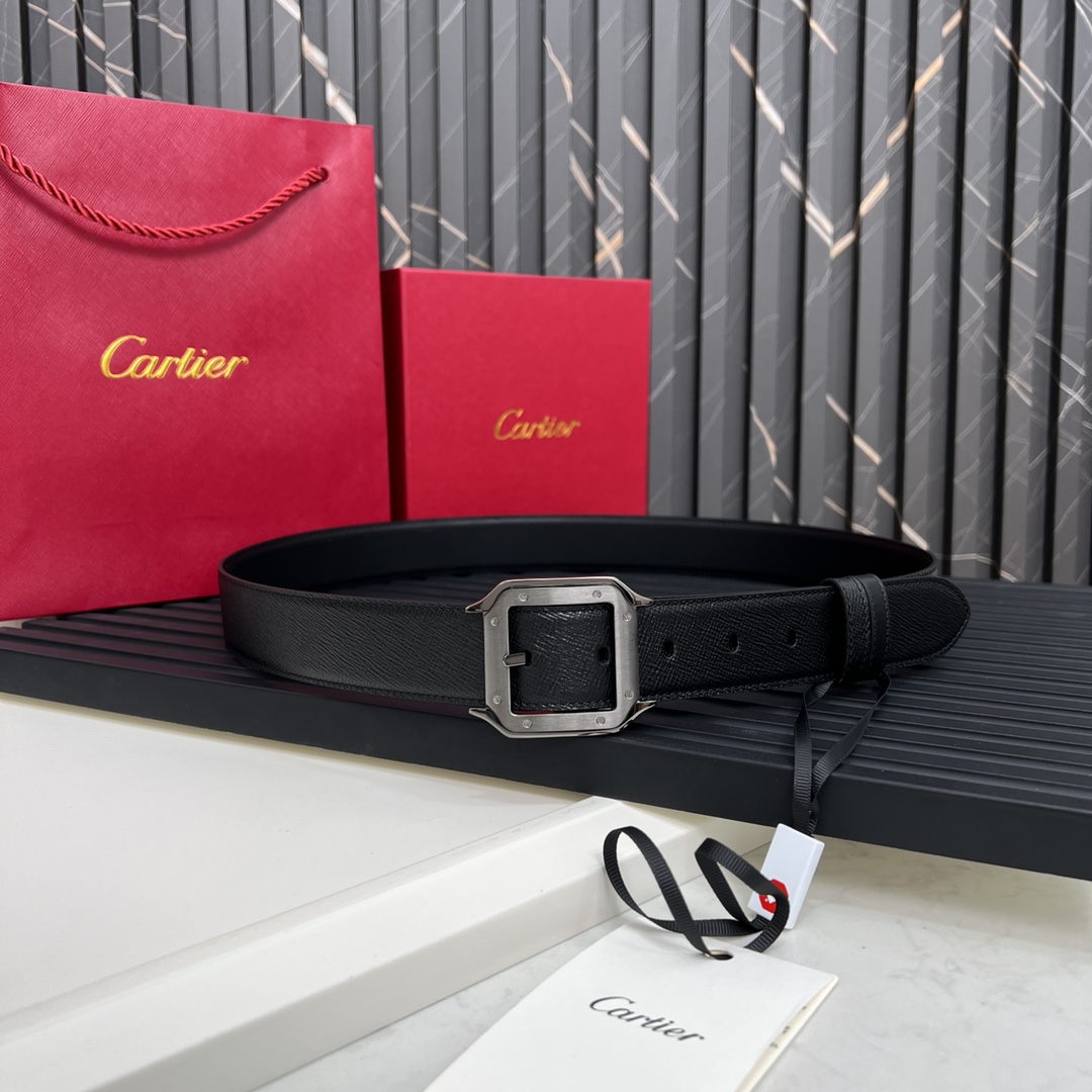 镀钯饰面针扣式皮带Cartier标志黑色与棕色牛皮双面皮带浮雕“Cartier”标志尺寸宽35毫米可调节