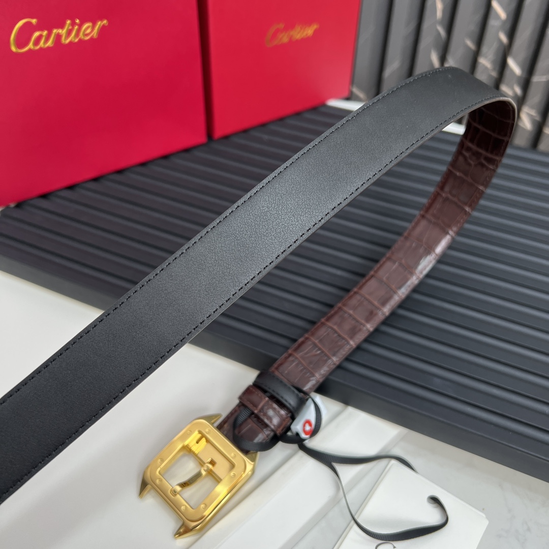 镀钯饰面针扣式皮带Cartier标志黑色与棕色牛皮双面皮带浮雕“Cartier”标志尺寸宽30毫米可调节