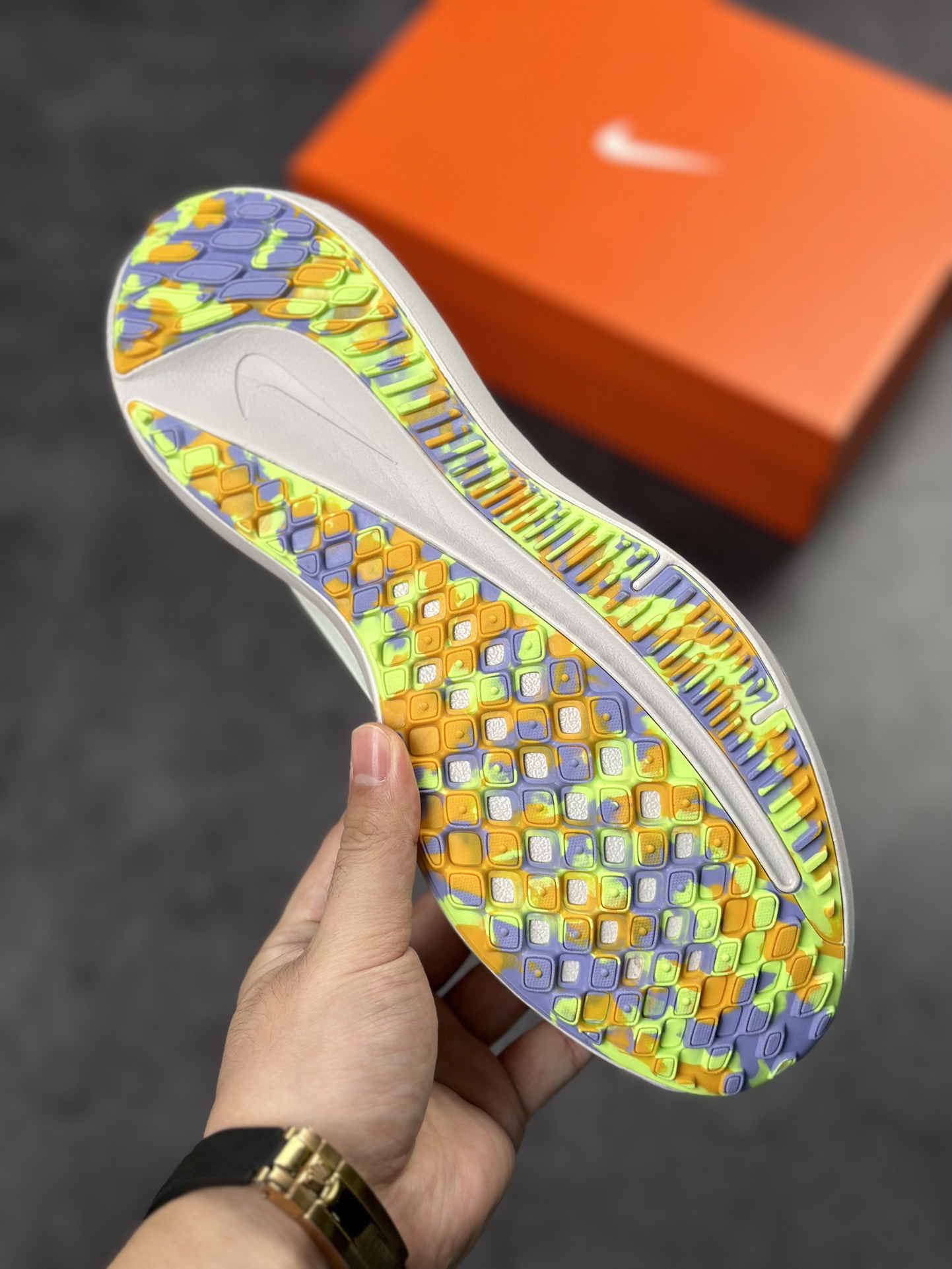 180 Nike Zoom Winflo 9 V9登月网面透气跑步鞋 DR8802-100