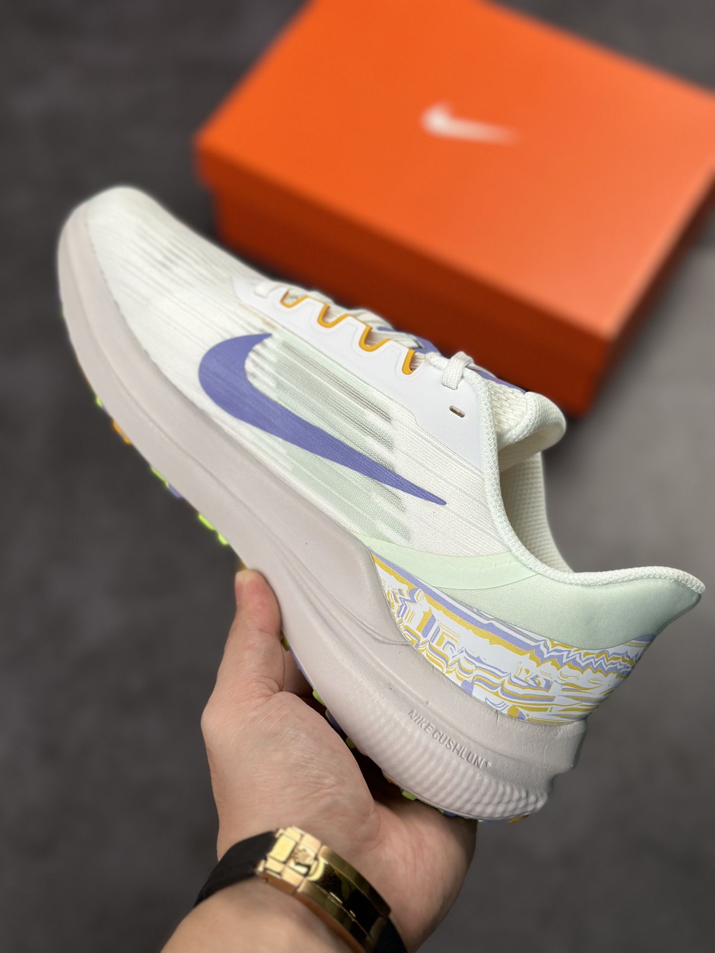 180 Nike Zoom Winflo 9 V9登月网面透气跑步鞋 DR8802-100