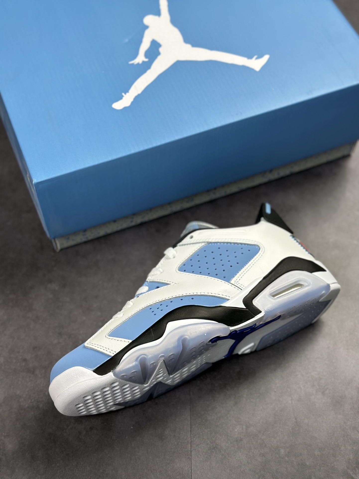 240 Air Jordan 6 Retro Low 白蓝  CT8529-410