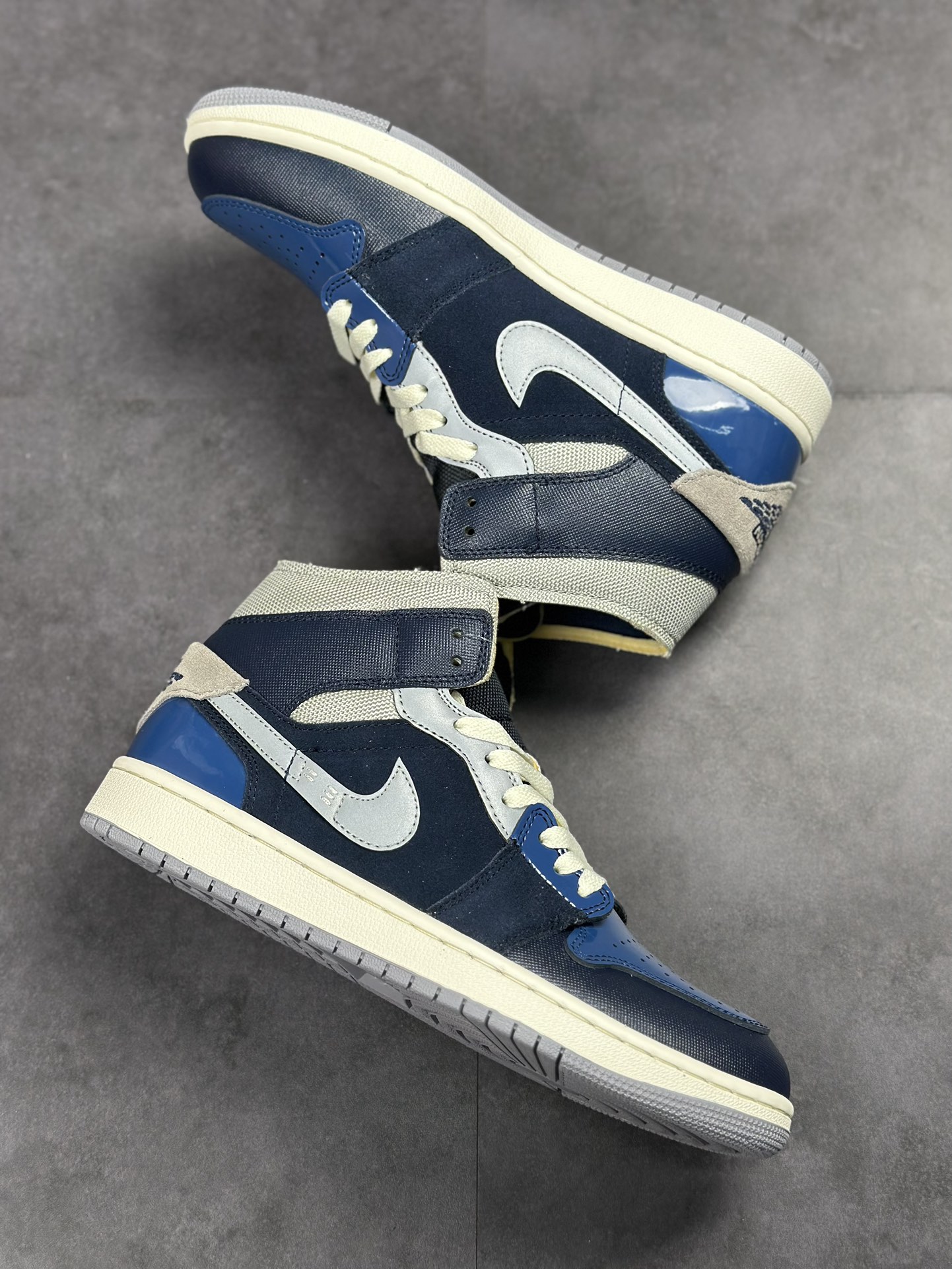 220 Air Jordan 1 Mid 灰深蓝DR8868-400