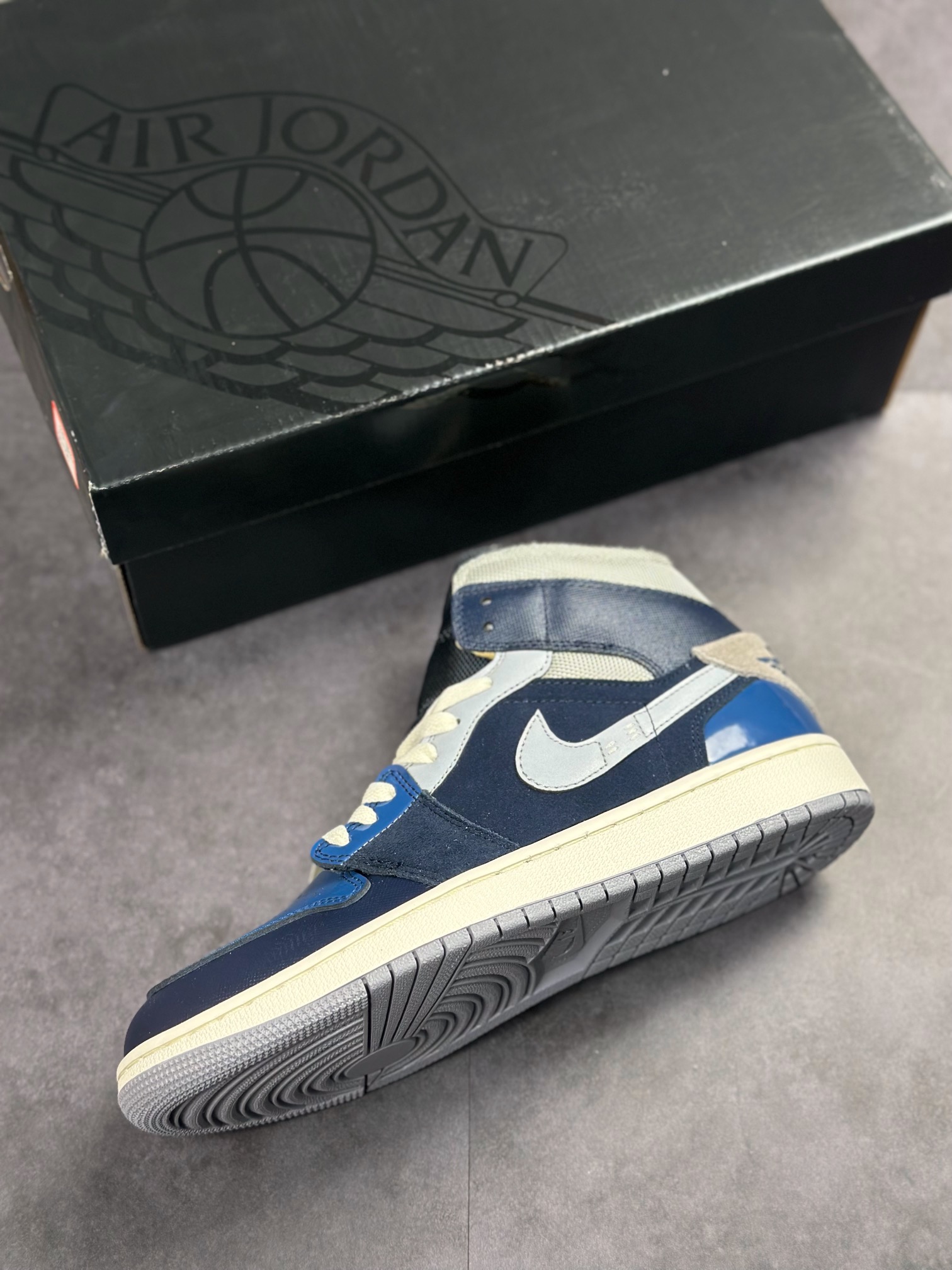 220 Air Jordan 1 Mid 灰深蓝DR8868-400