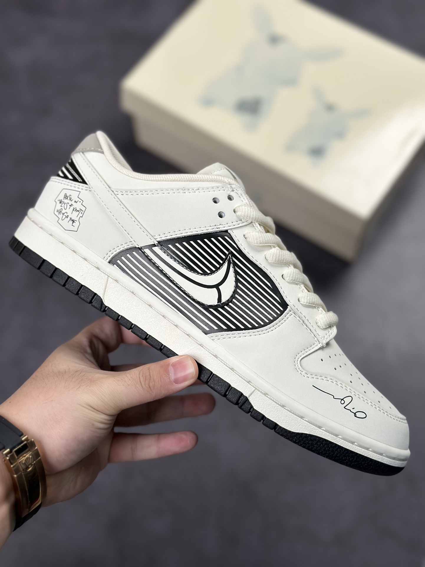 300 Nike SB Dunk Low 皮卡丘联名 AW2011-631