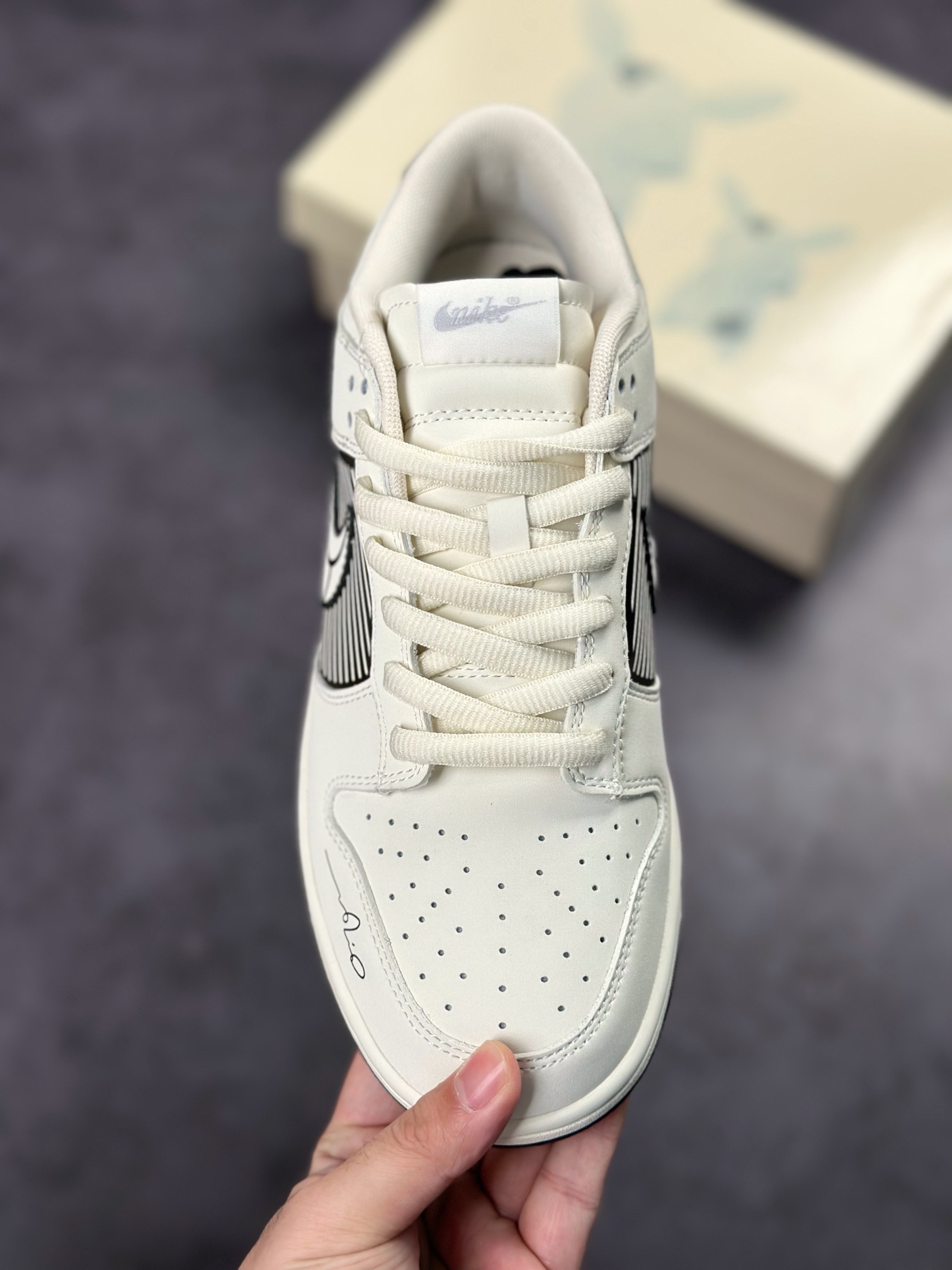 300 Nike SB Dunk Low 皮卡丘联名 AW2011-631