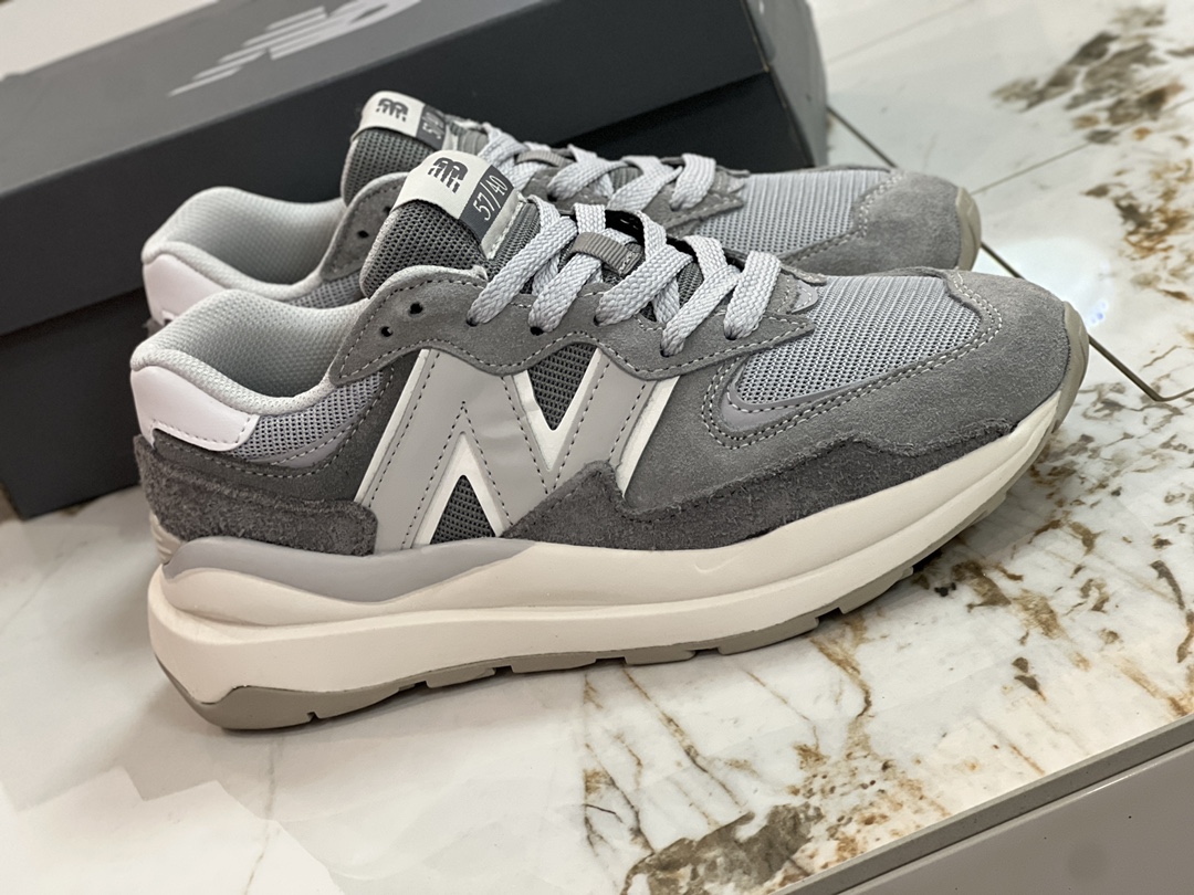 뉴발란스 신발 83729 New Balance Shoes