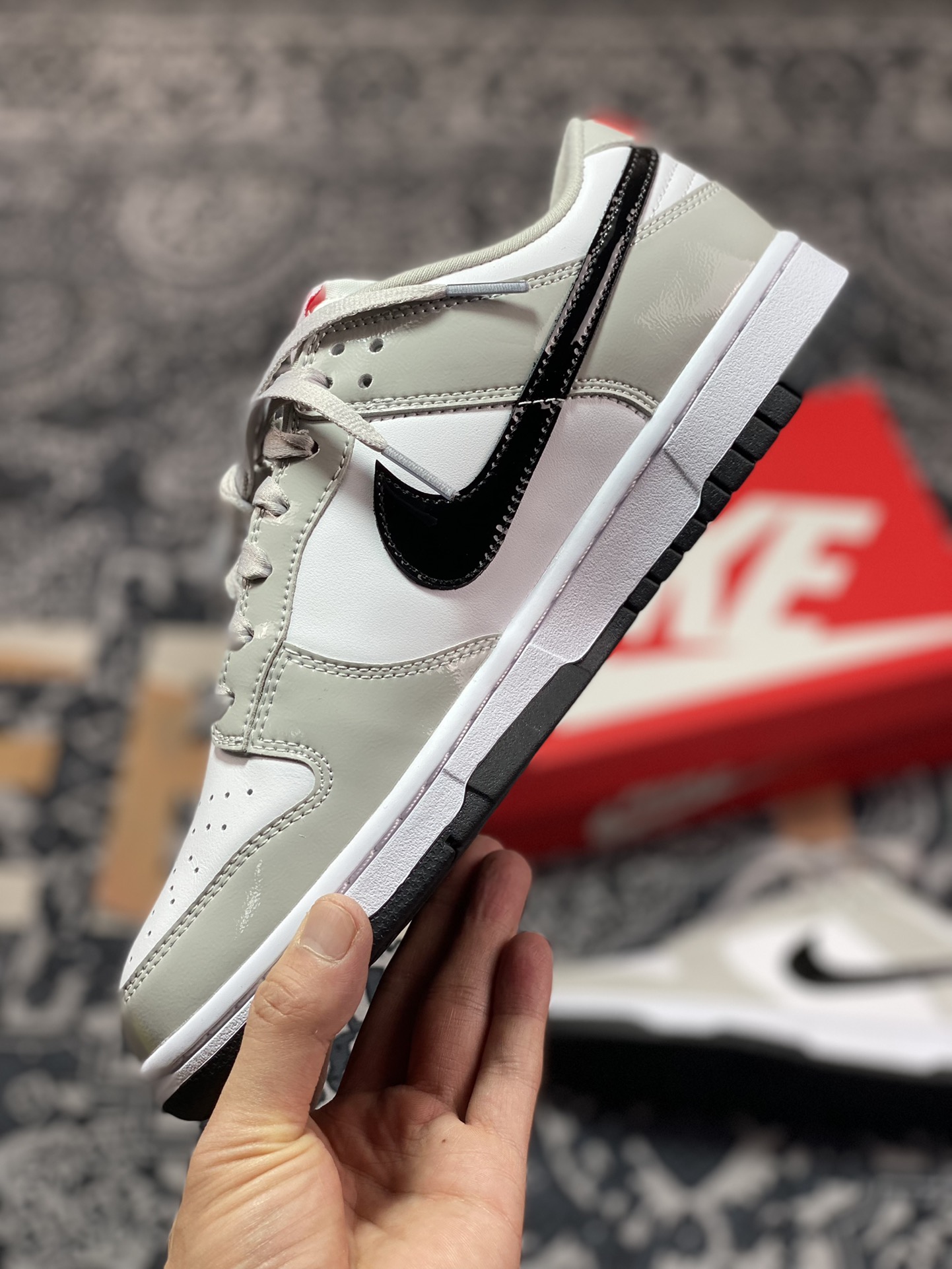 Dunk series low top casual sports skateboard shoes ”Patent leather gray black and white soot” 7576-001
