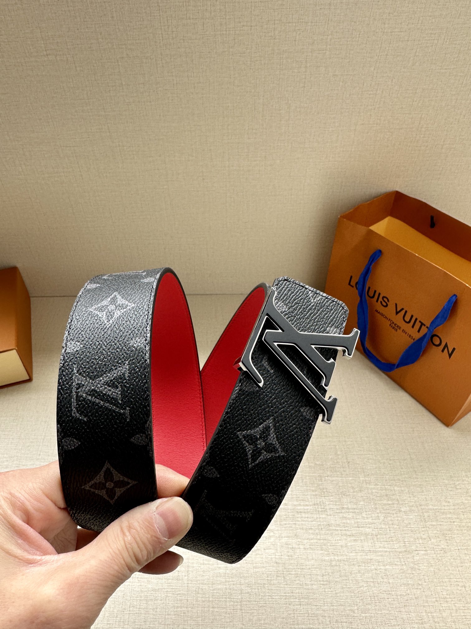 本款4.0宽LVInitiales双
