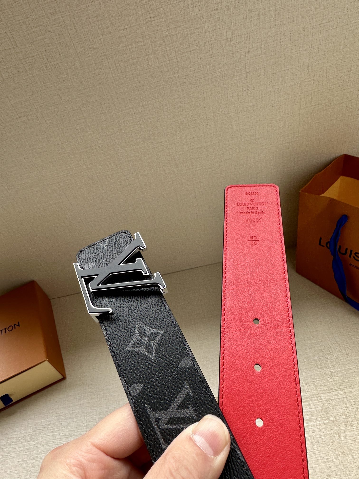 本款4.0宽LVInitiales双
